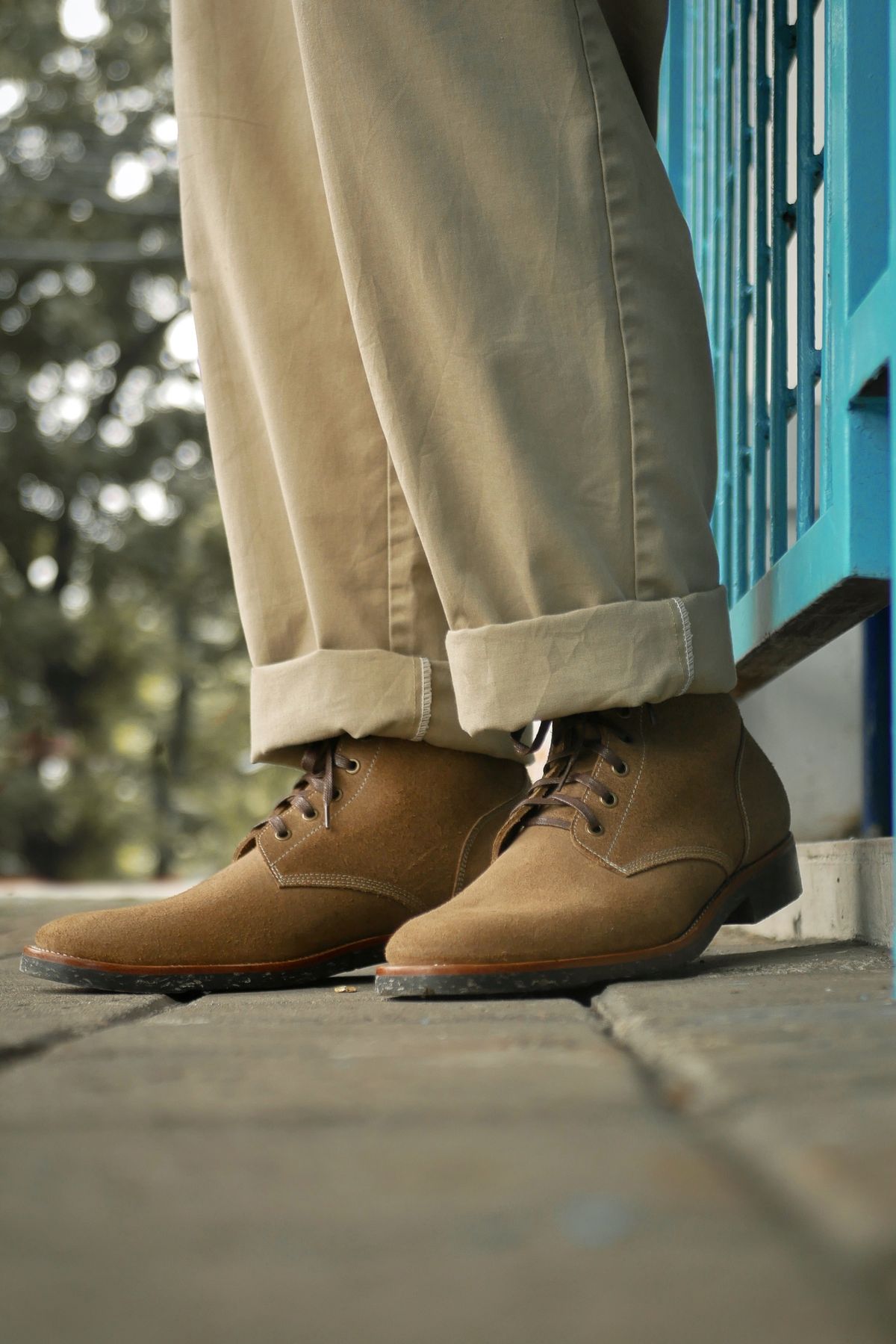 Photo by guilianoguche on November 4, 2022 of the Briselblack The Hawk in Horween Natural Chromexcel Roughout.