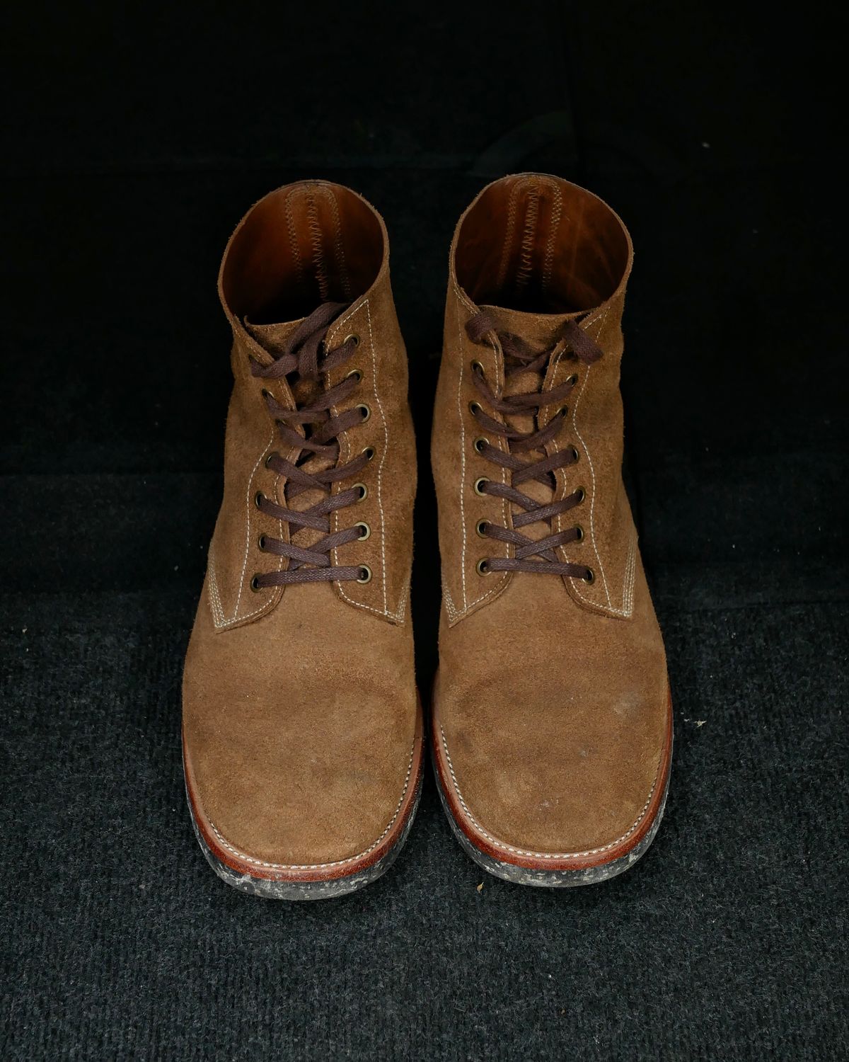 Photo by guilianoguche on December 5, 2022 of the Briselblack The Hawk in Horween Natural Chromexcel Roughout.