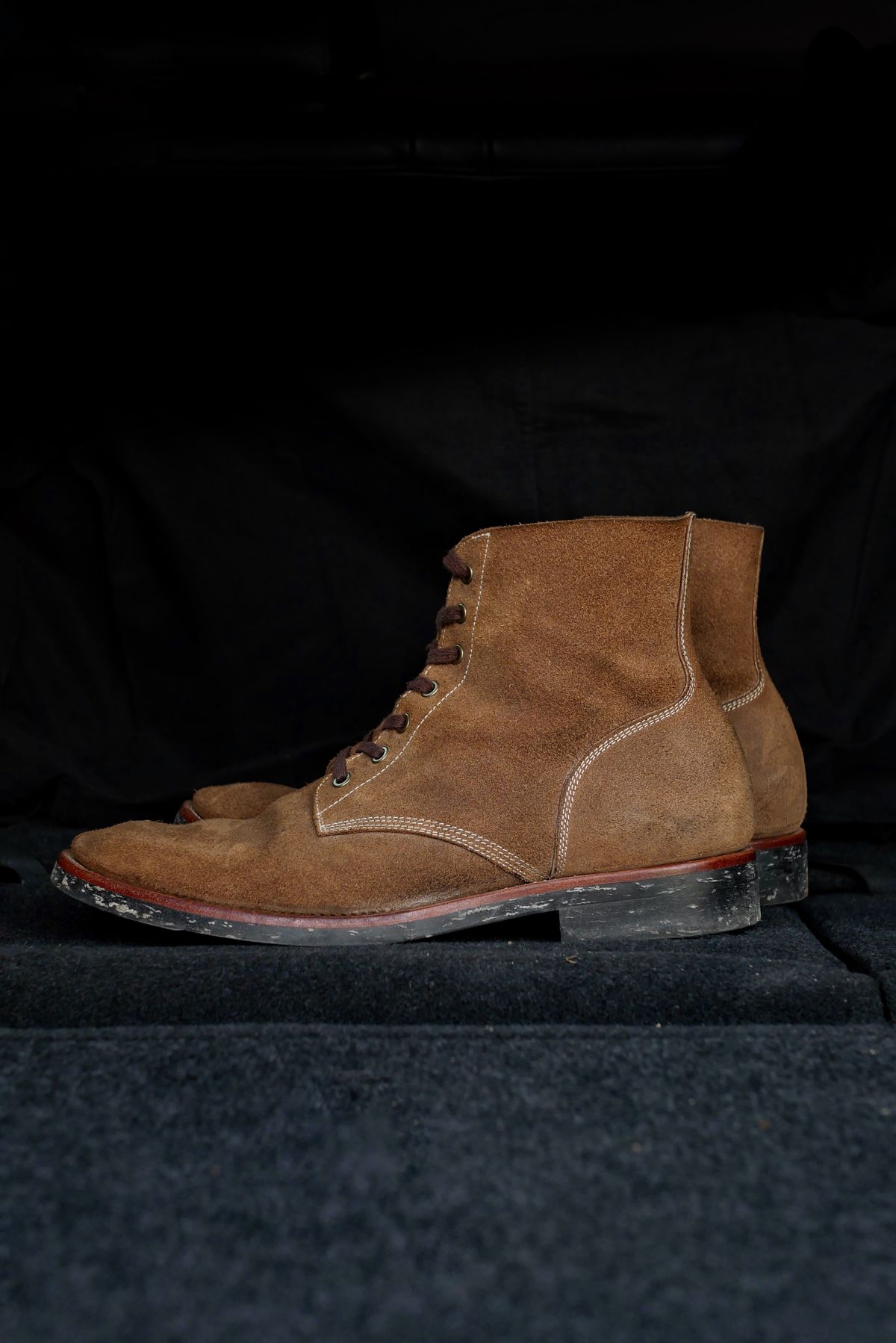 Photo by guilianoguche on January 5, 2023 of the Briselblack The Hawk in Horween Natural Chromexcel Roughout.