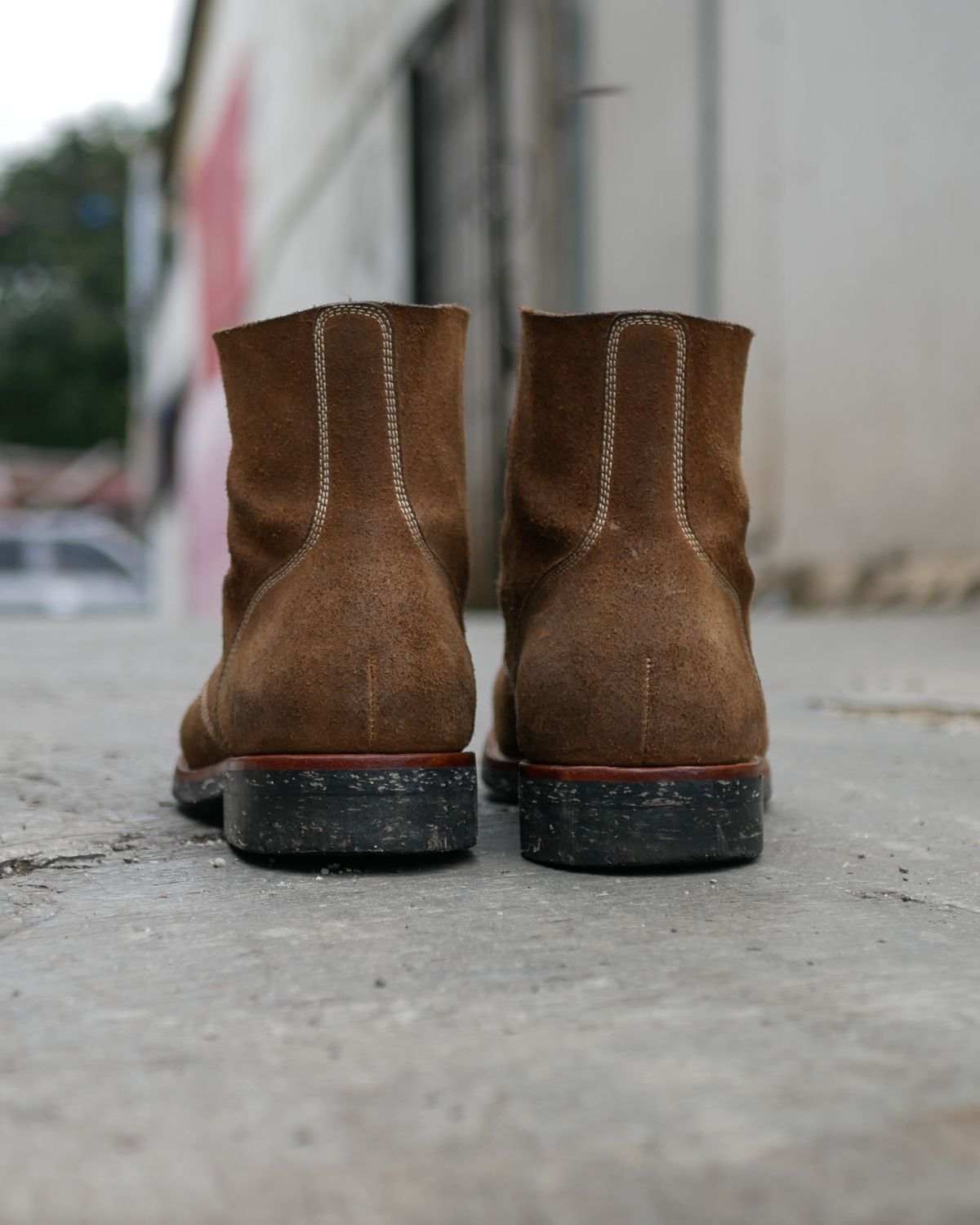 Photo by guilianoguche on February 3, 2023 of the Briselblack The Hawk in Horween Natural Chromexcel Roughout.
