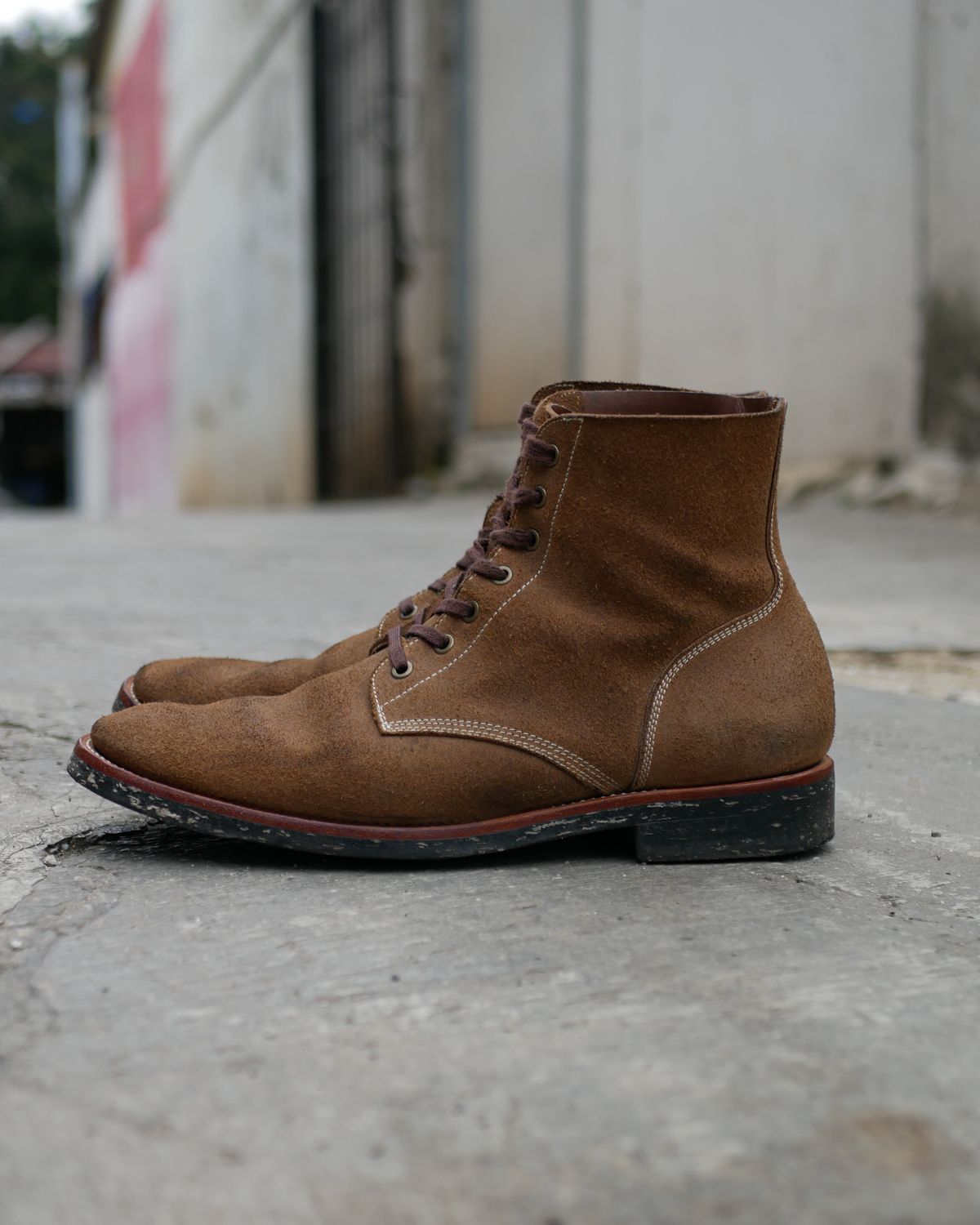 Photo by guilianoguche on February 3, 2023 of the Briselblack The Hawk in Horween Natural Chromexcel Roughout.