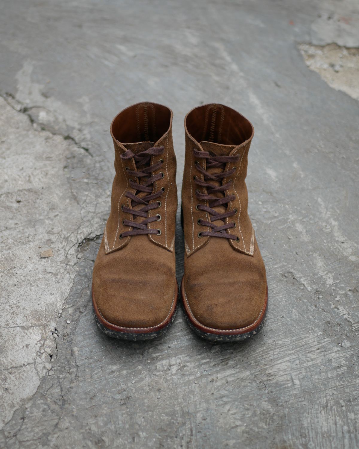 Photo by guilianoguche on February 3, 2023 of the Briselblack The Hawk in Horween Natural Chromexcel Roughout.