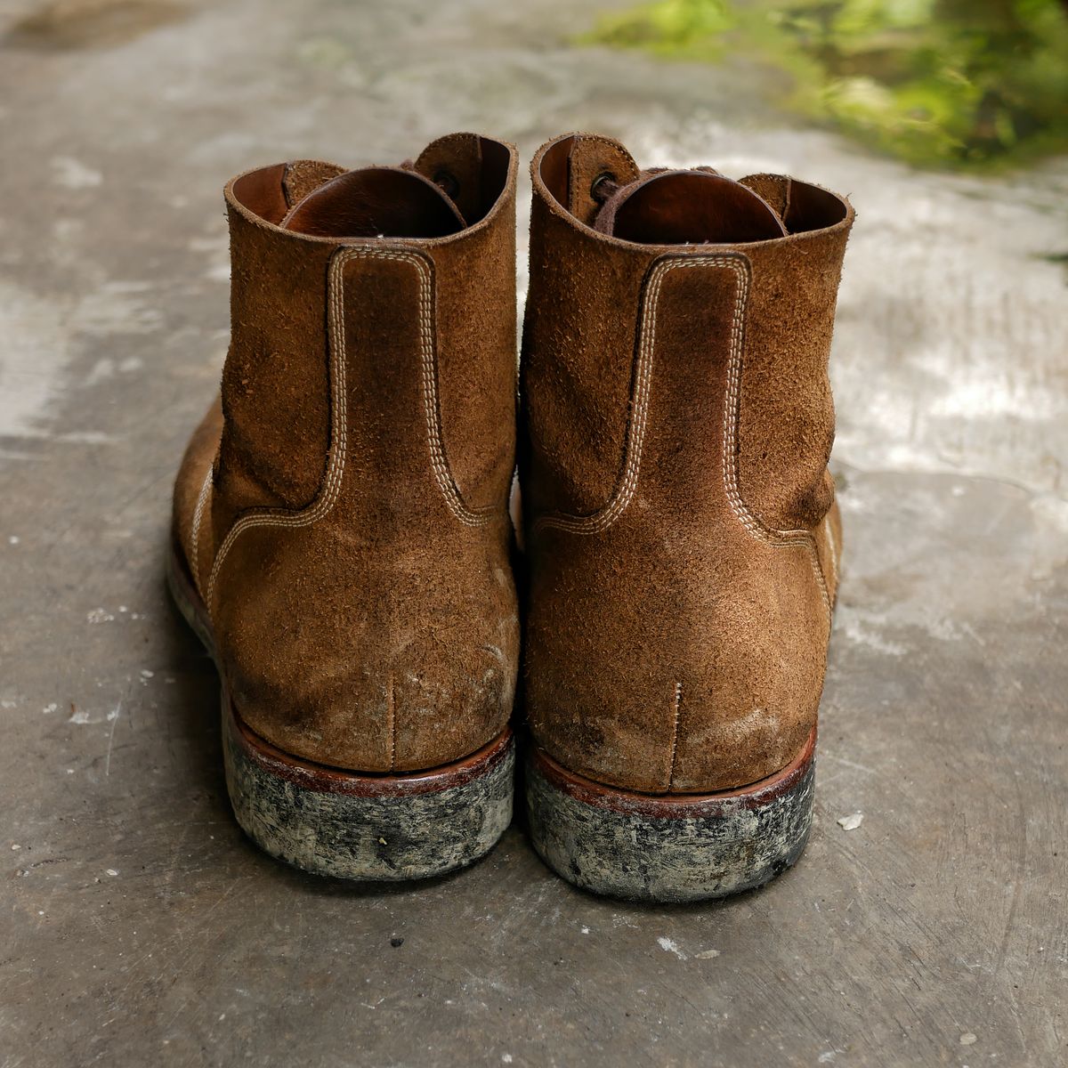 Photo by guilianoguche on March 6, 2023 of the Briselblack The Hawk in Horween Natural Chromexcel Roughout.