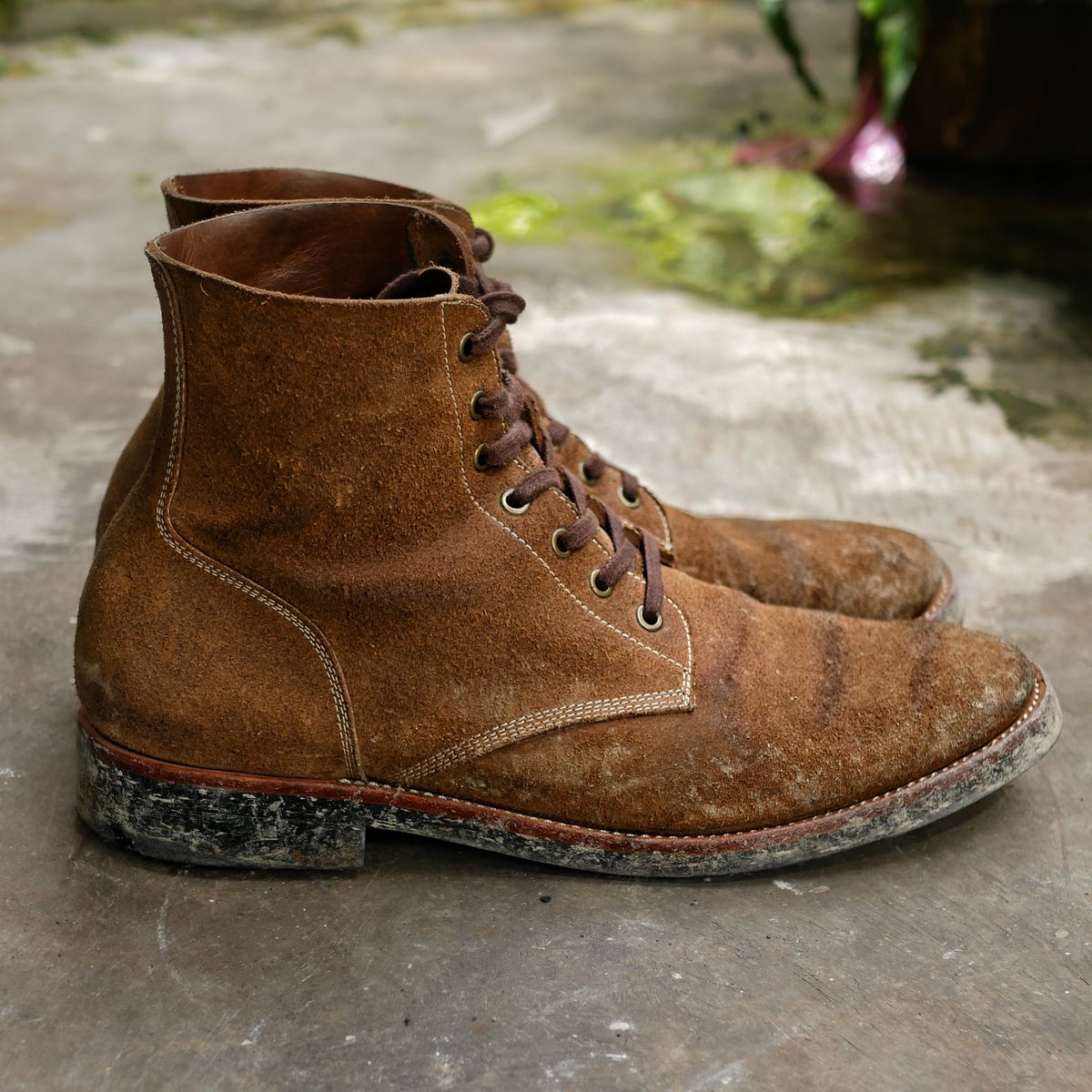 Photo by guilianoguche on March 6, 2023 of the Briselblack The Hawk in Horween Natural Chromexcel Roughout.