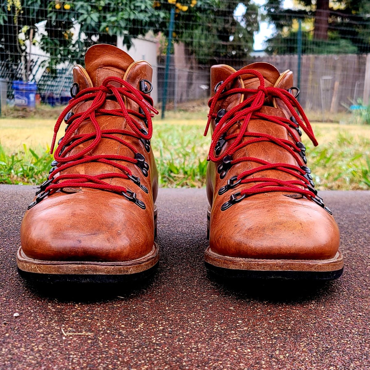 Photo by Das_Bones on December 2, 2023 of the Viberg Hiker in Horween Natural Dublin.