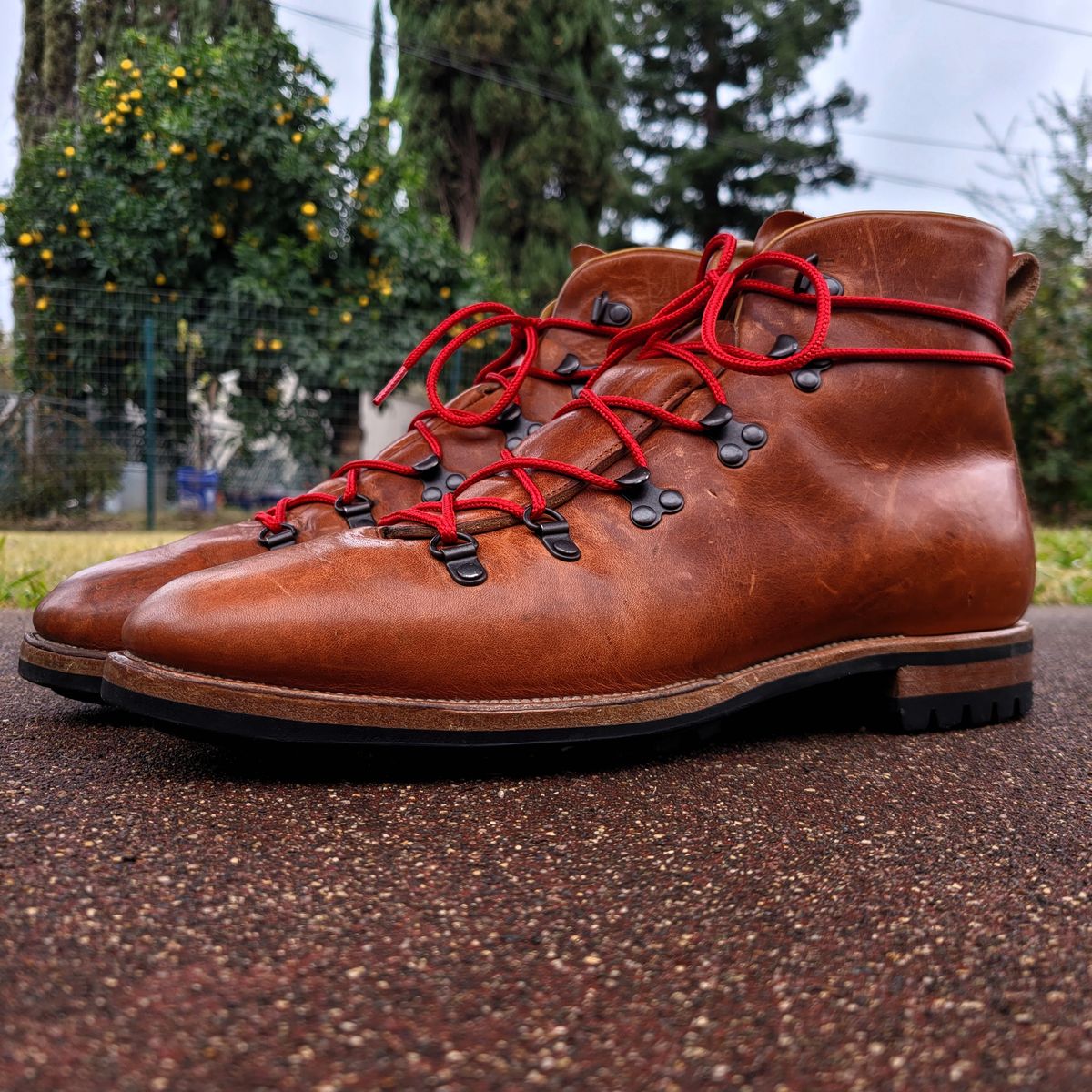 Photo by Das_Bones on December 2, 2023 of the Viberg Hiker in Horween Natural Dublin.