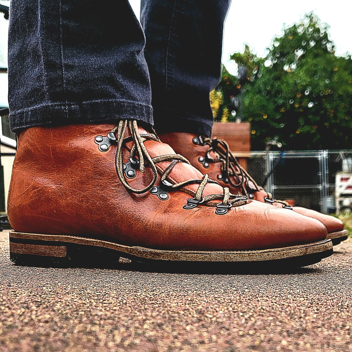 Photo by Das_Bones on January 5, 2024 of the Viberg Hiker in Horween Natural Dublin.