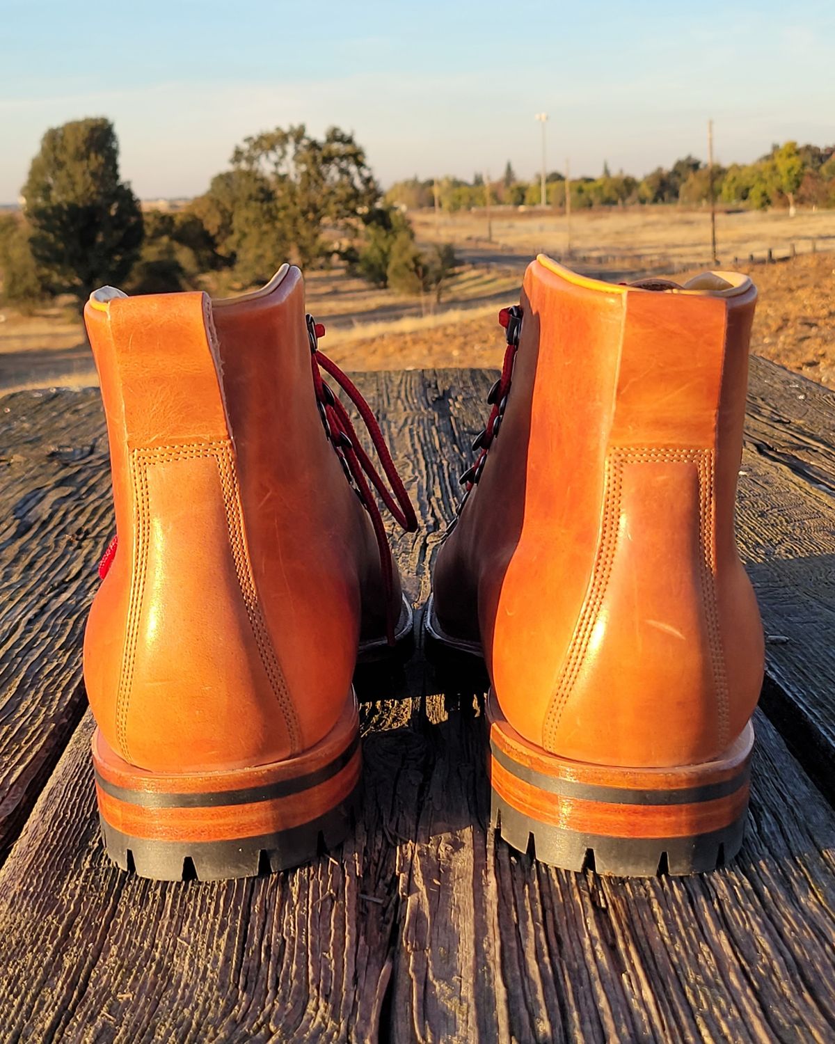 Photo by Das_Bones on November 2, 2023 of the Viberg Hiker in Horween Natural Dublin.