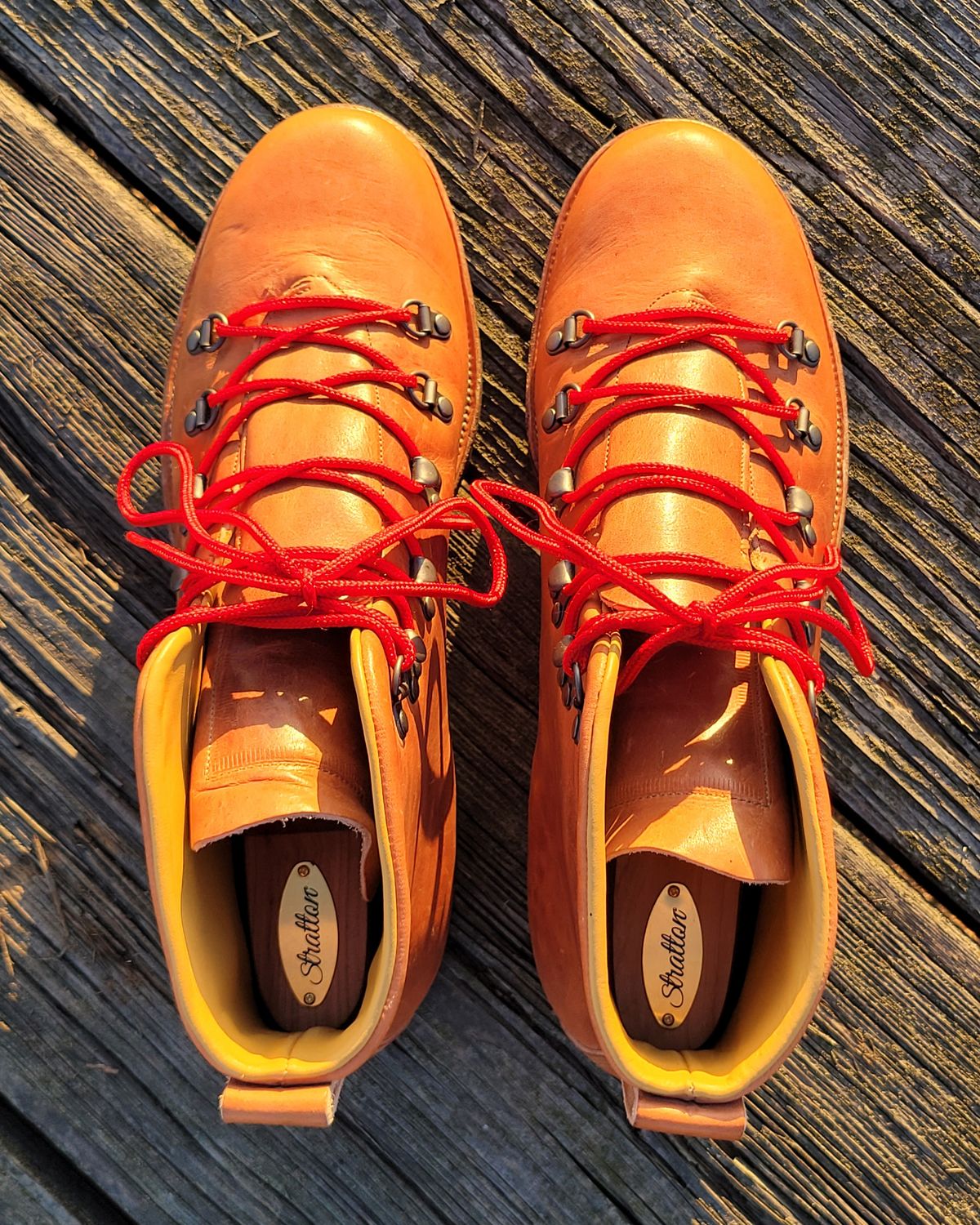 Photo by Das_Bones on November 2, 2023 of the Viberg Hiker in Horween Natural Dublin.