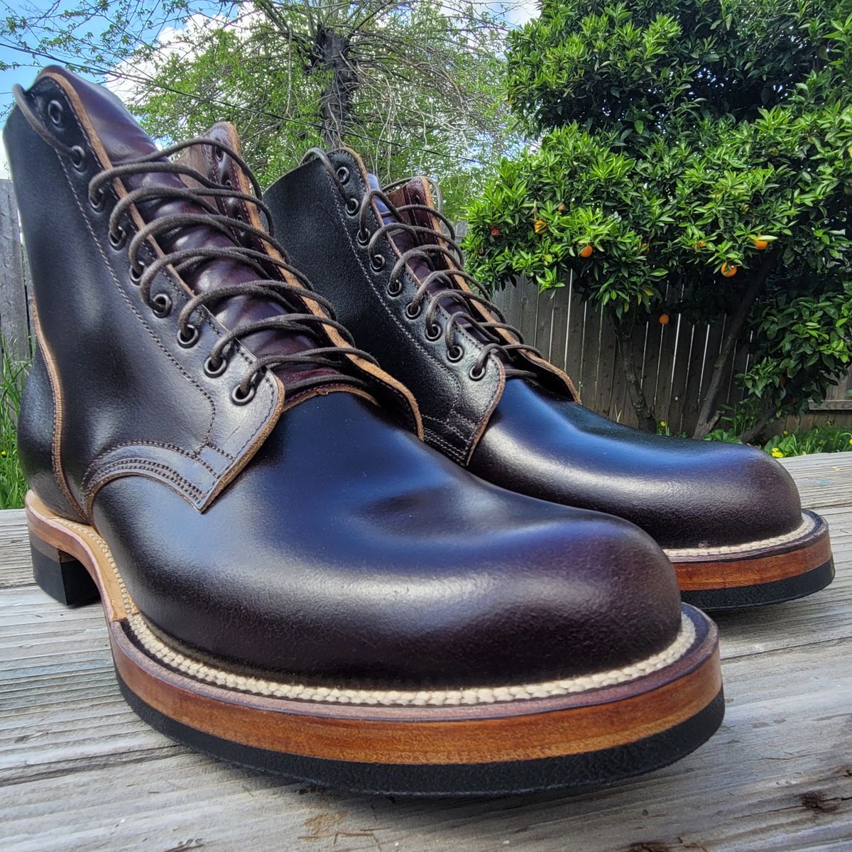 Photo by Das_Bones on April 6, 2024 of the Viberg Service Boot in Horween Brown Waxed Flesh.