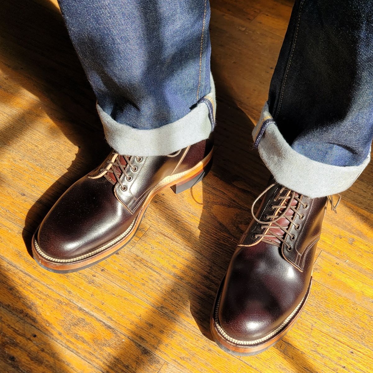 Photo by Das_Bones on April 6, 2024 of the Viberg Service Boot in Horween Brown Waxed Flesh.