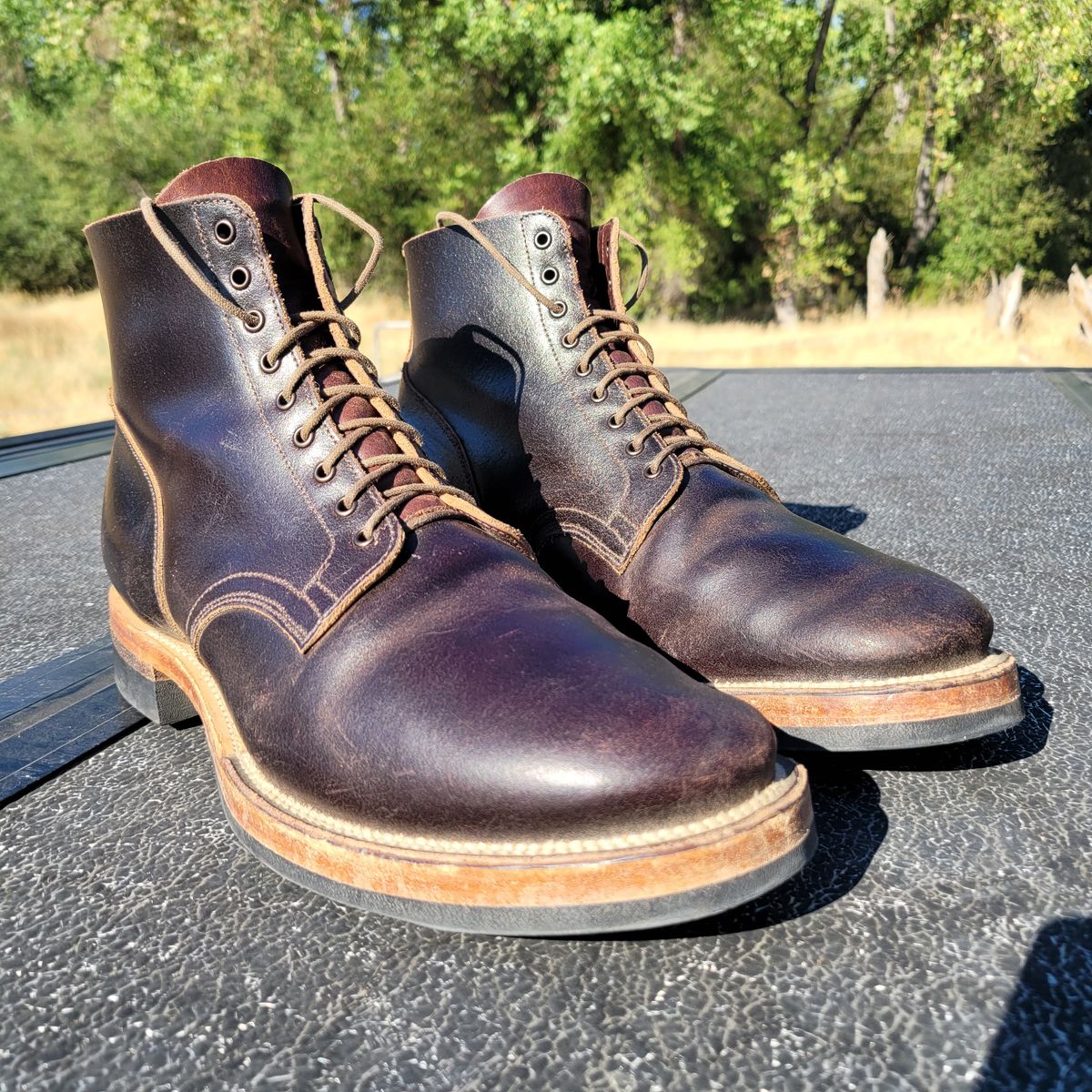 Photo by Das_Bones on July 17, 2024 of the Viberg Service Boot in Horween Brown Waxed Flesh.