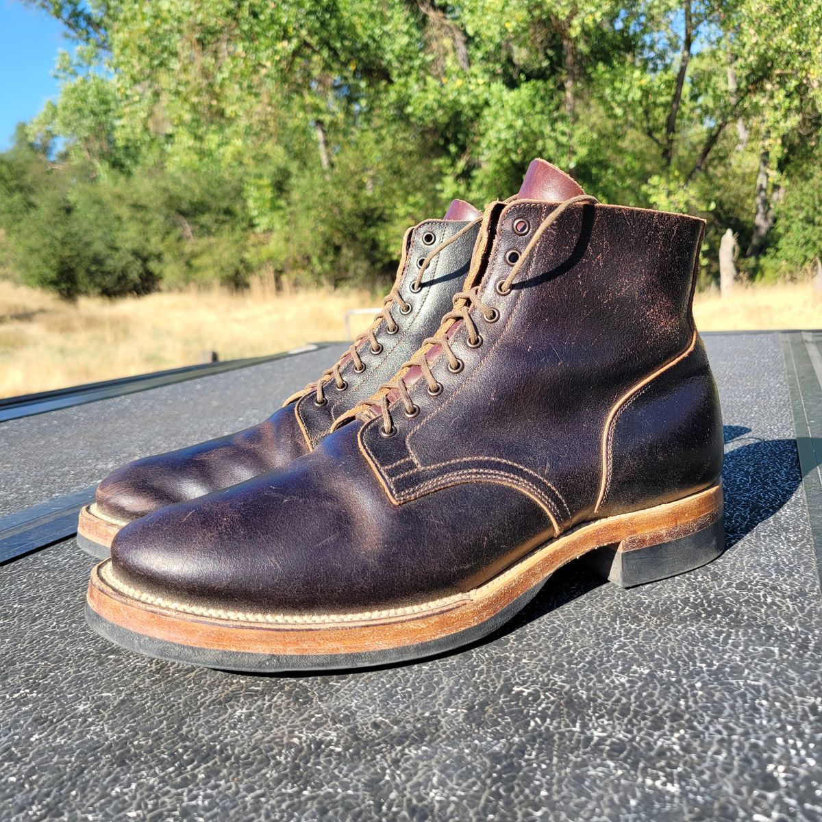 Photo by Das_Bones on July 17, 2024 of the Viberg Service Boot in Horween Brown Waxed Flesh.