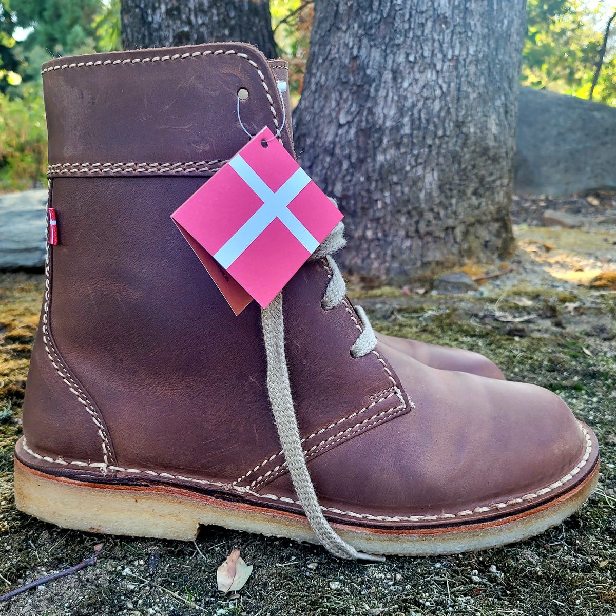Photo by Das_Bones on October 8, 2024 of the Duckfeet Odense in Terracare Cocoa.