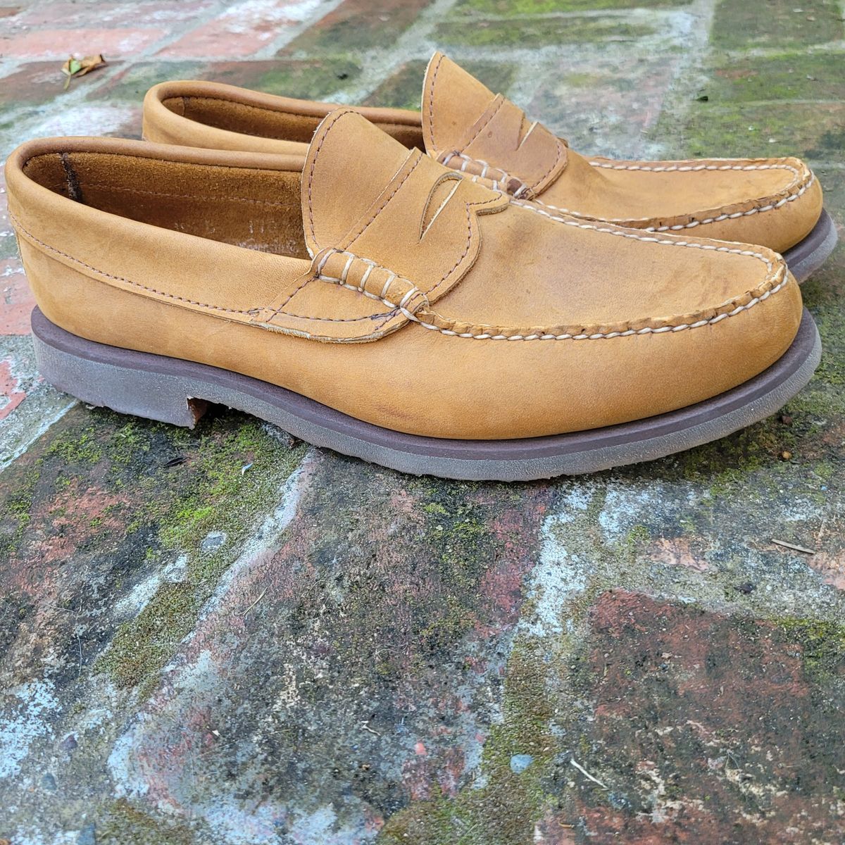 Photo by Das_Bones on April 18, 2024 of the Russell Moccasin Co. Penny Loafer in Pecos Gaucho Chamois.