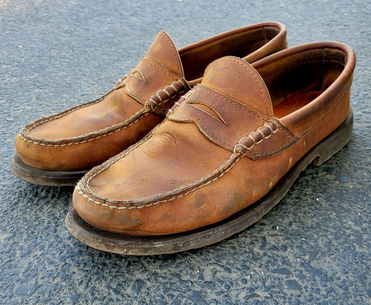 Photo by Das_Bones on July 5, 2024 of the Russell Moccasin Co. Penny Loafer in Pecos Gaucho Chamois.