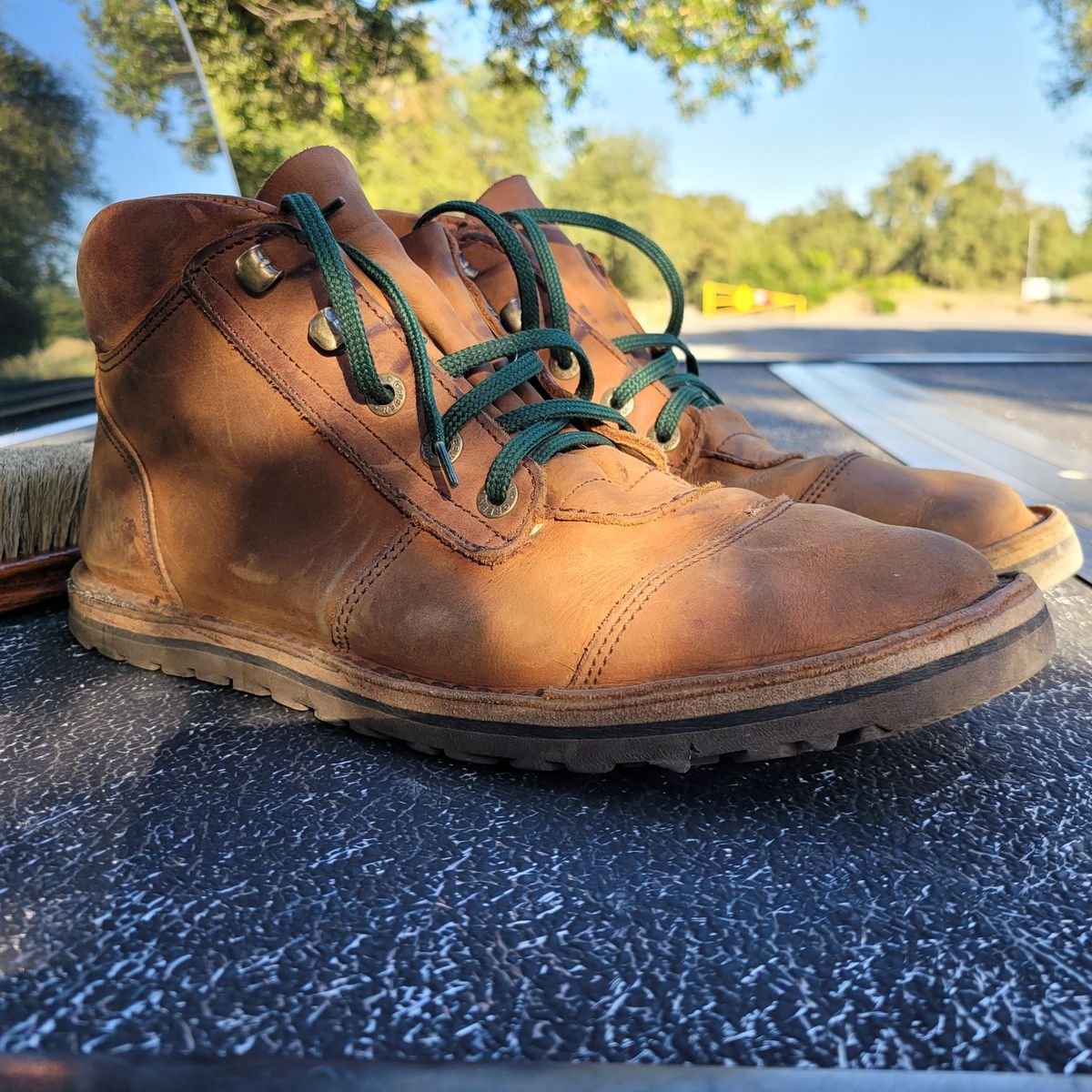 Photo by Das_Bones on May 4, 2024 of the Jim Green African Ranger Barefoot Boot in Fudge Crazy Horse.