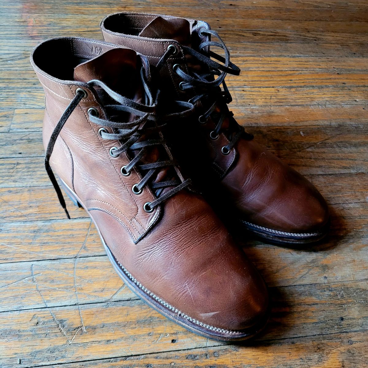 Photo by Das_Bones on December 17, 2023 of the Viberg Service Boot in Horween Natural Chromexcel.