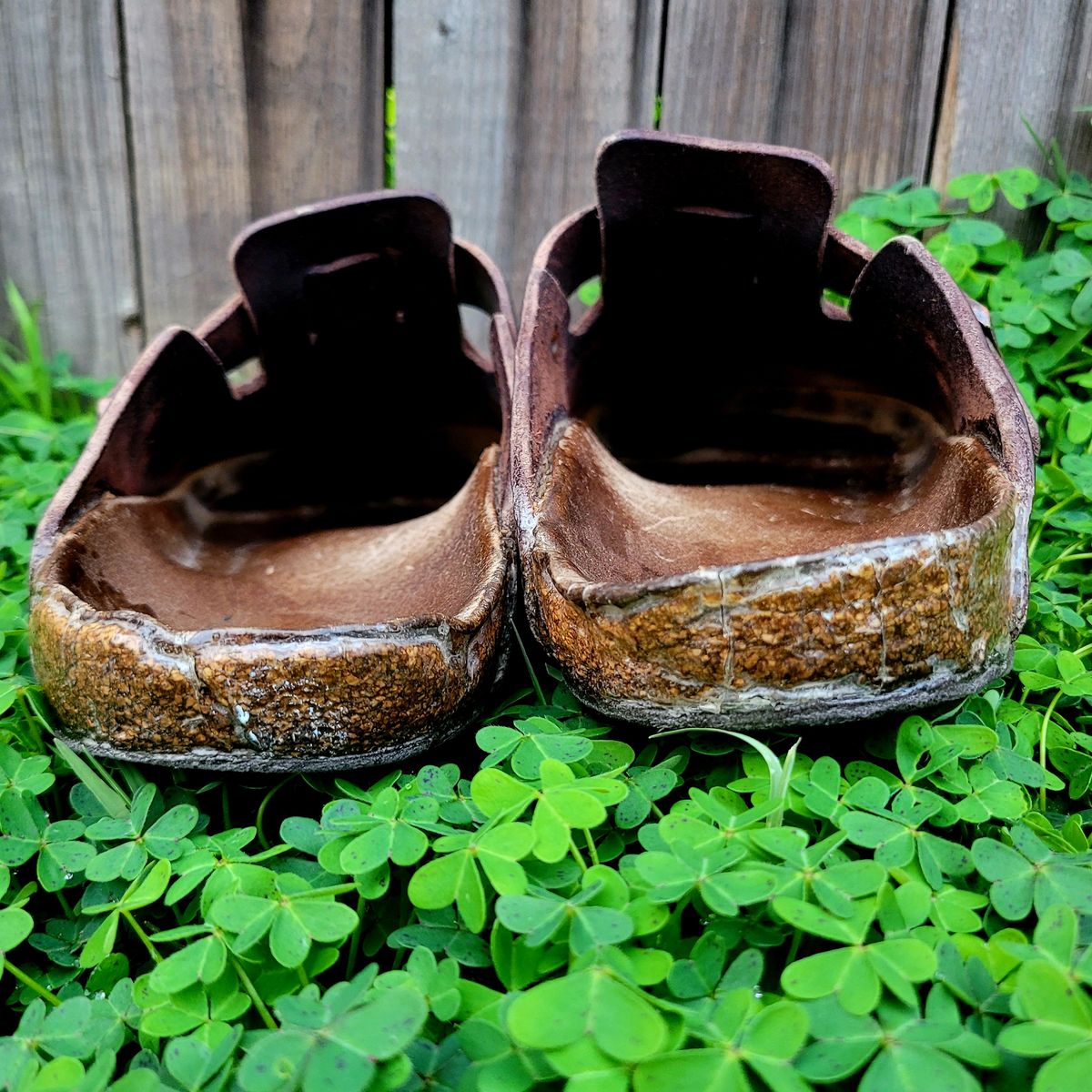 Photo by Das_Bones on December 27, 2023 of the Birkenstock Boston in Habana Oiled Leather.