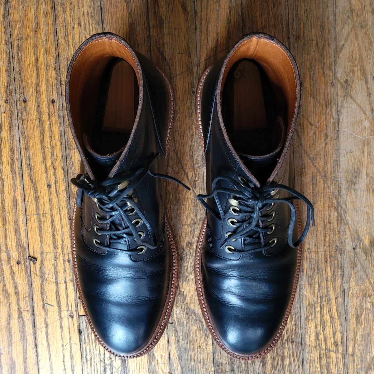 Photo by Das_Bones on June 9, 2023 of the Grant Stone Diesel Boot in Horween Black Chromexcel.