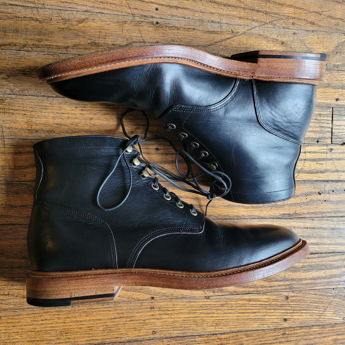 Photo by Das_Bones on June 9, 2023 of the Grant Stone Diesel Boot in Horween Black Chromexcel.