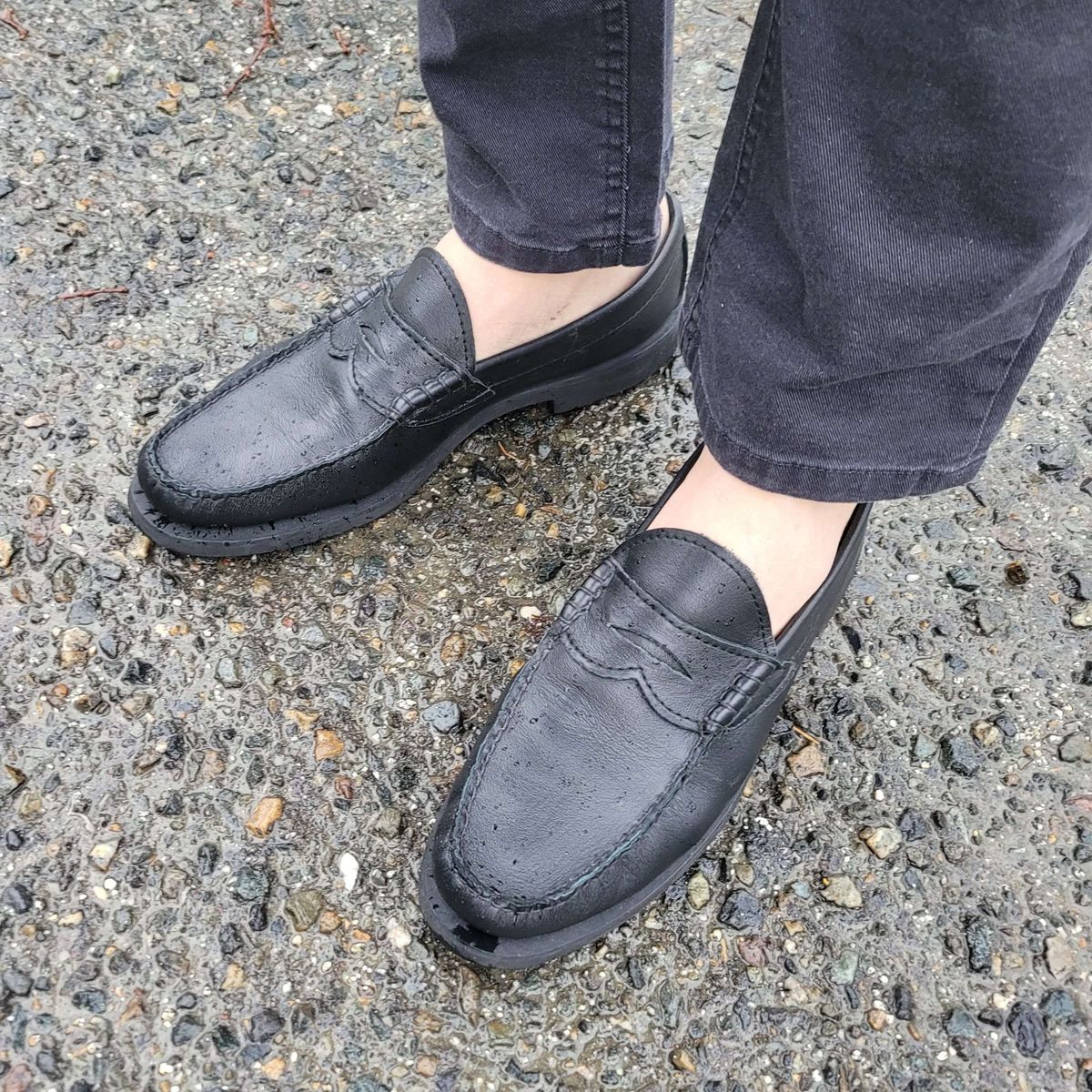 Photo by Das_Bones on February 17, 2024 of the Russell Moccasin Co. Penny Loafer in Black Calf.