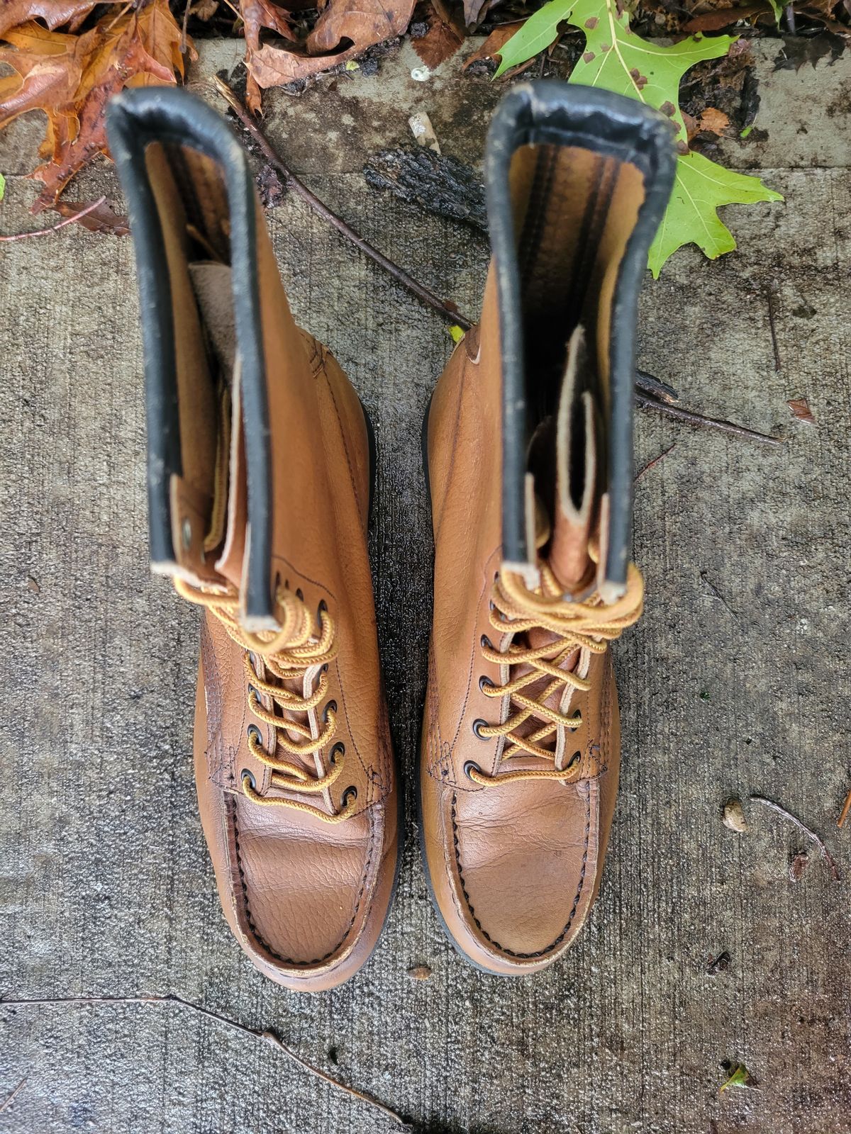 Photo by Beauchamp.19 on October 5, 2022 of the Red Wing Unlisted Model in Unknown Leather.