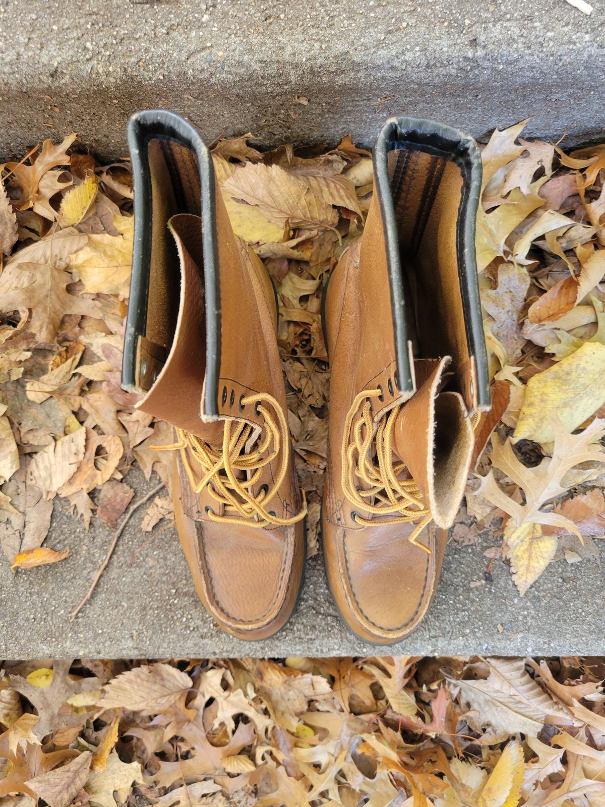 Photo by Beauchamp.19 on November 5, 2022 of the Red Wing Unlisted Model in Unknown Leather.