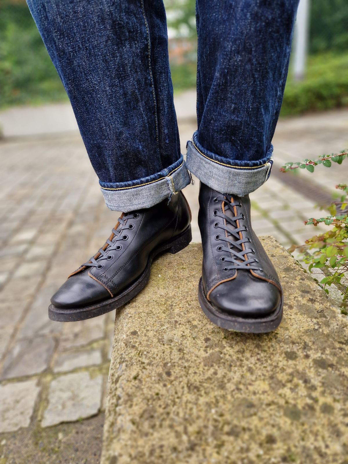 Photo by Chris007 on October 2, 2022 of the Clinch Gary Boots in Black-Overdyed Horsebutt.