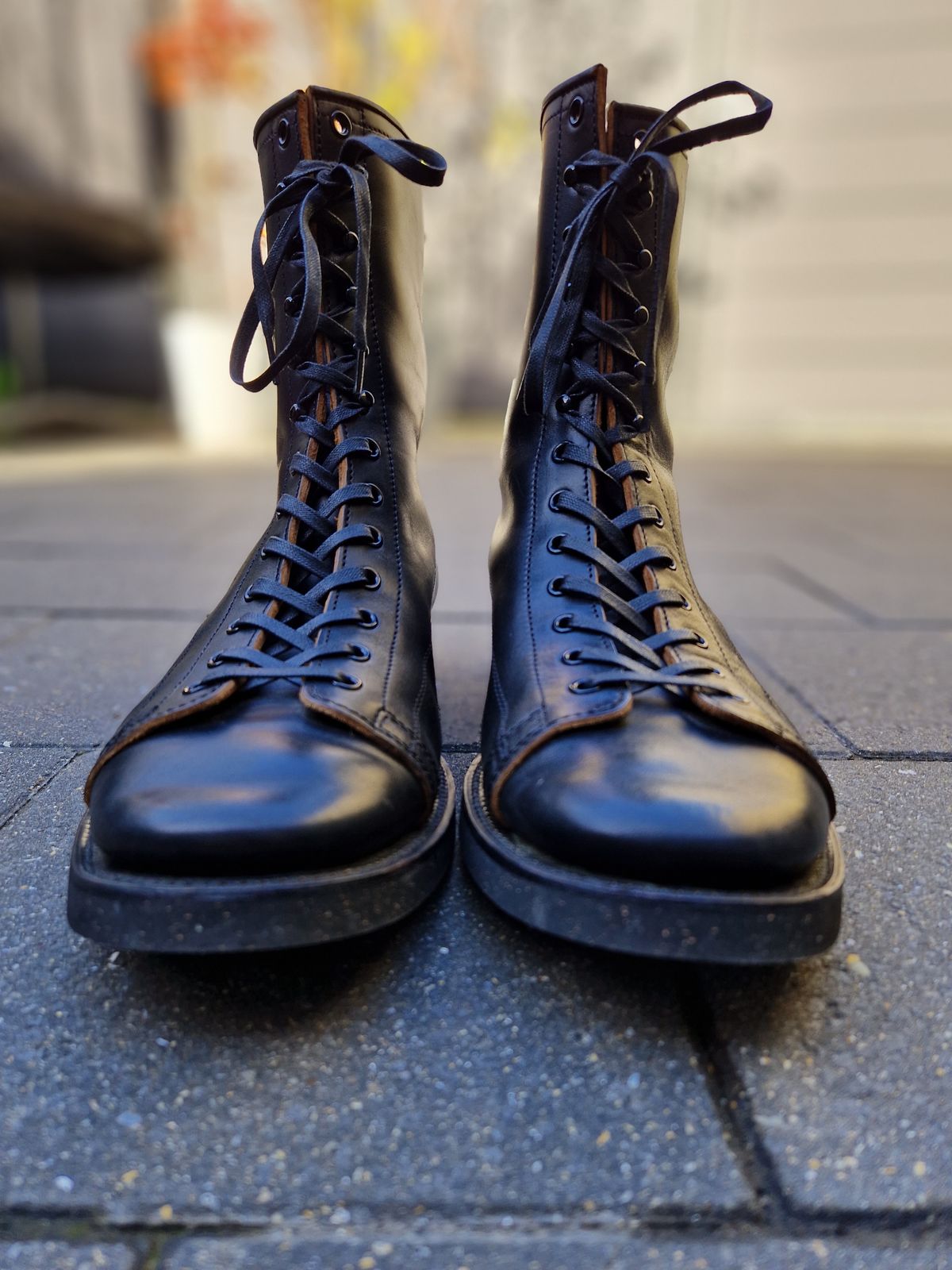 Photo by Chris007 on October 2, 2022 of the Clinch Gary Boots in Black-Overdyed Horsebutt.