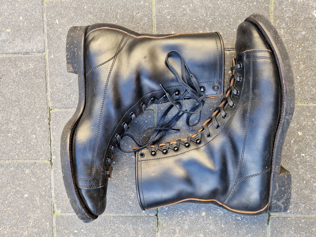 Photo by Chris007 on November 3, 2022 of the Clinch Gary Boots in Black-Overdyed Horsebutt.