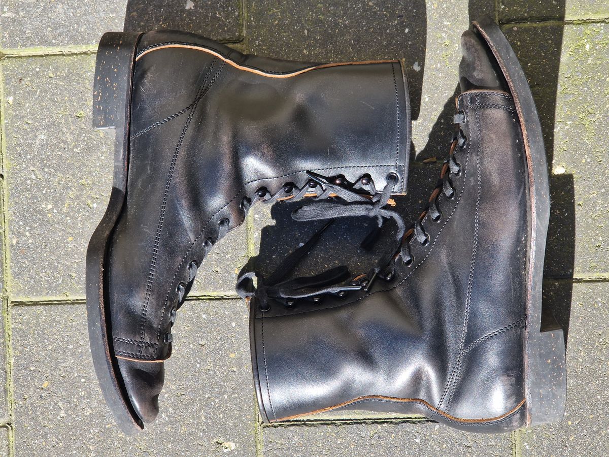 Photo by Chris007 on April 4, 2023 of the Clinch Gary Boots in Black-Overdyed Horsebutt.