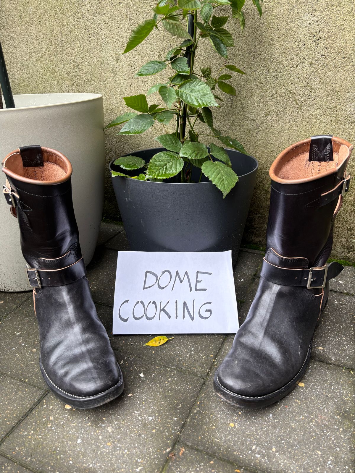 Photo by Chris007 on November 2, 2025 of the Raland Bootmaker Engineers in Maryam Black Horsebutt.