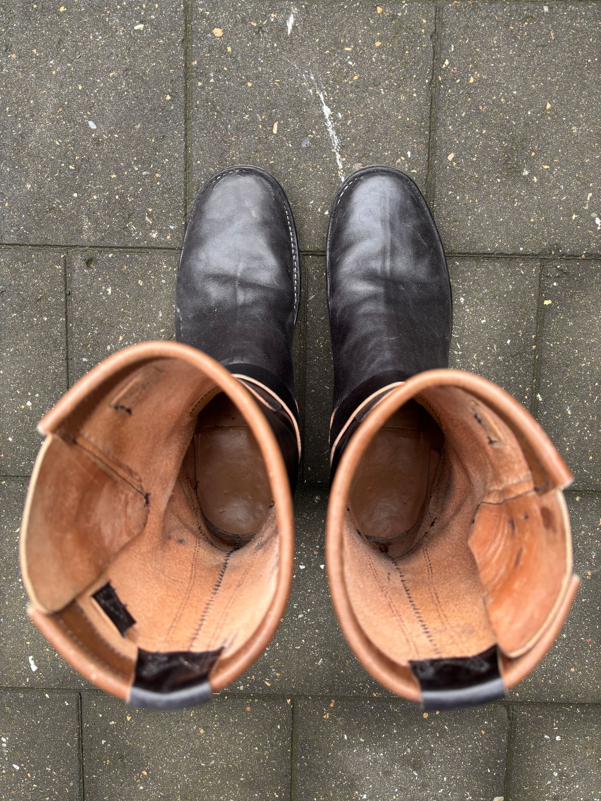 Photo by Chris007 on November 2, 2025 of the Raland Bootmaker Engineers in Maryam Black Horsebutt.