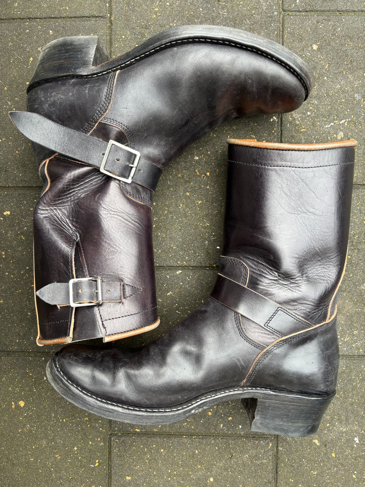 Photo by Chris007 on February 1, 2026 of the Raland Bootmaker Engineers in Maryam Black Horsebutt.