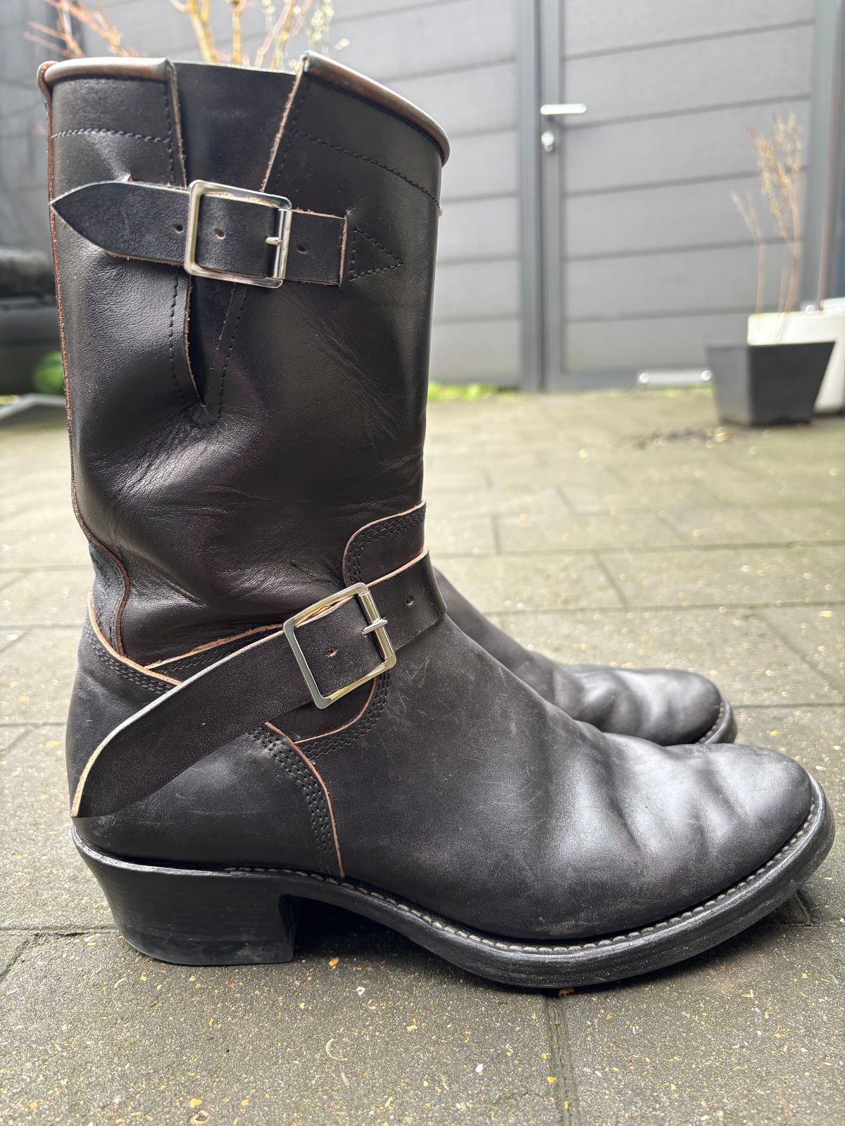 Photo by Chris007 on February 1, 2026 of the Raland Bootmaker Engineers in Maryam Black Horsebutt.