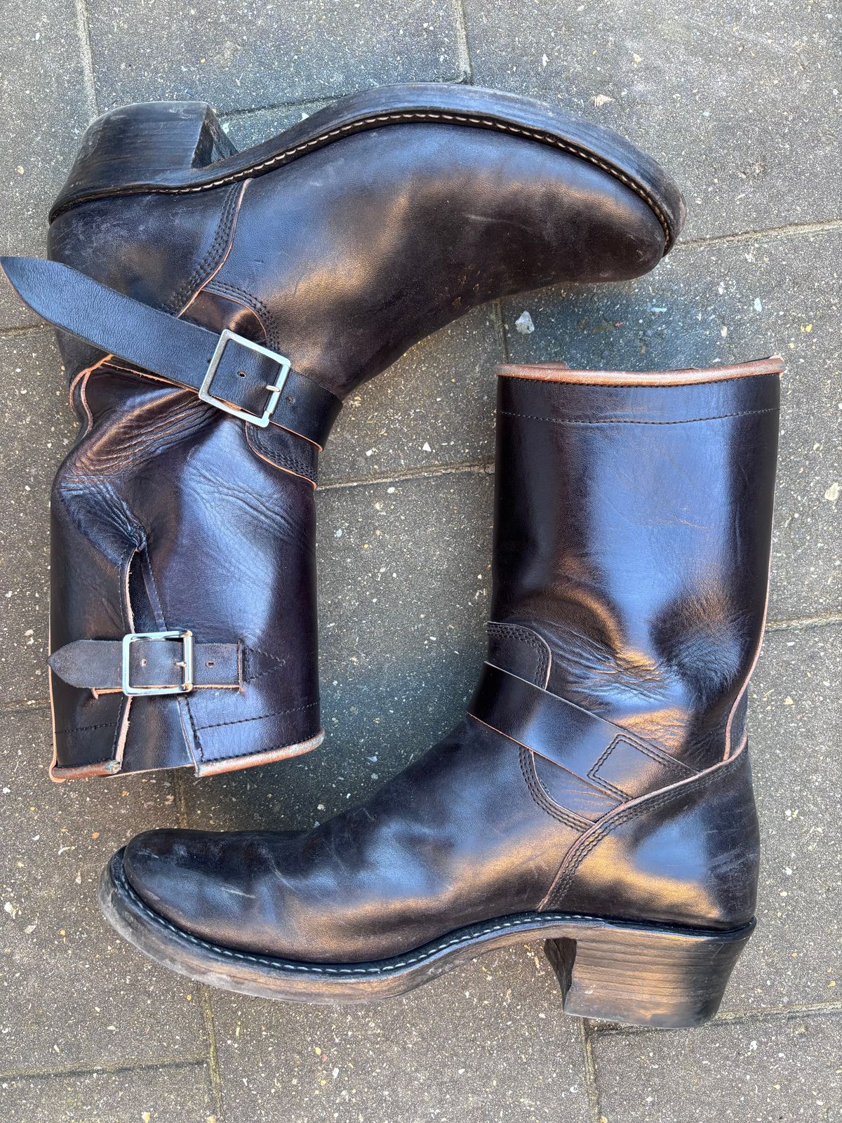 Photo by Chris007 on March 2, 2026 of the Raland Bootmaker Engineers in Maryam Black Horsebutt.