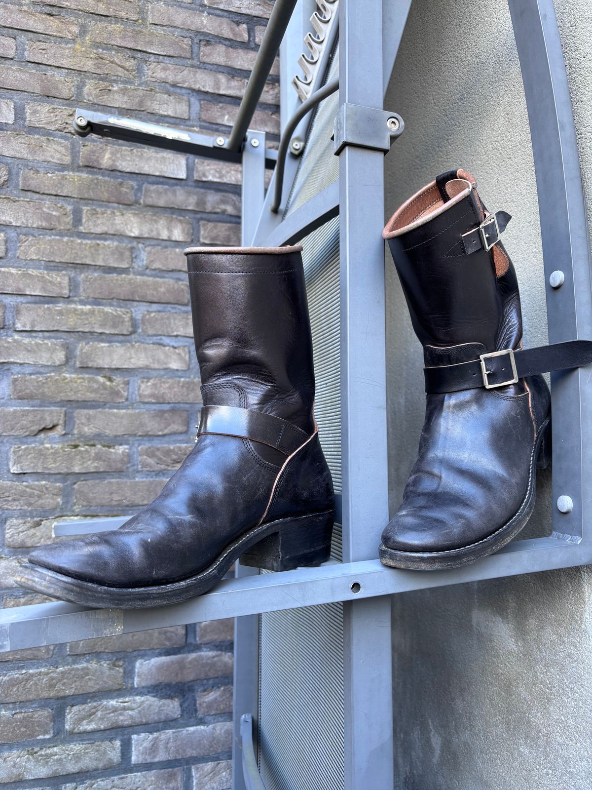 Photo by Chris007 on April 4, 2026 of the Raland Bootmaker Engineers in Maryam Black Horsebutt.