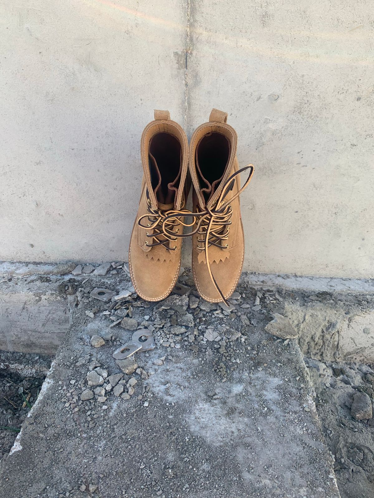 Photo by RunningBearWest on October 1, 2022 of the Nicks BuilderPro in Seidel MaxSupport Tan Roughout.