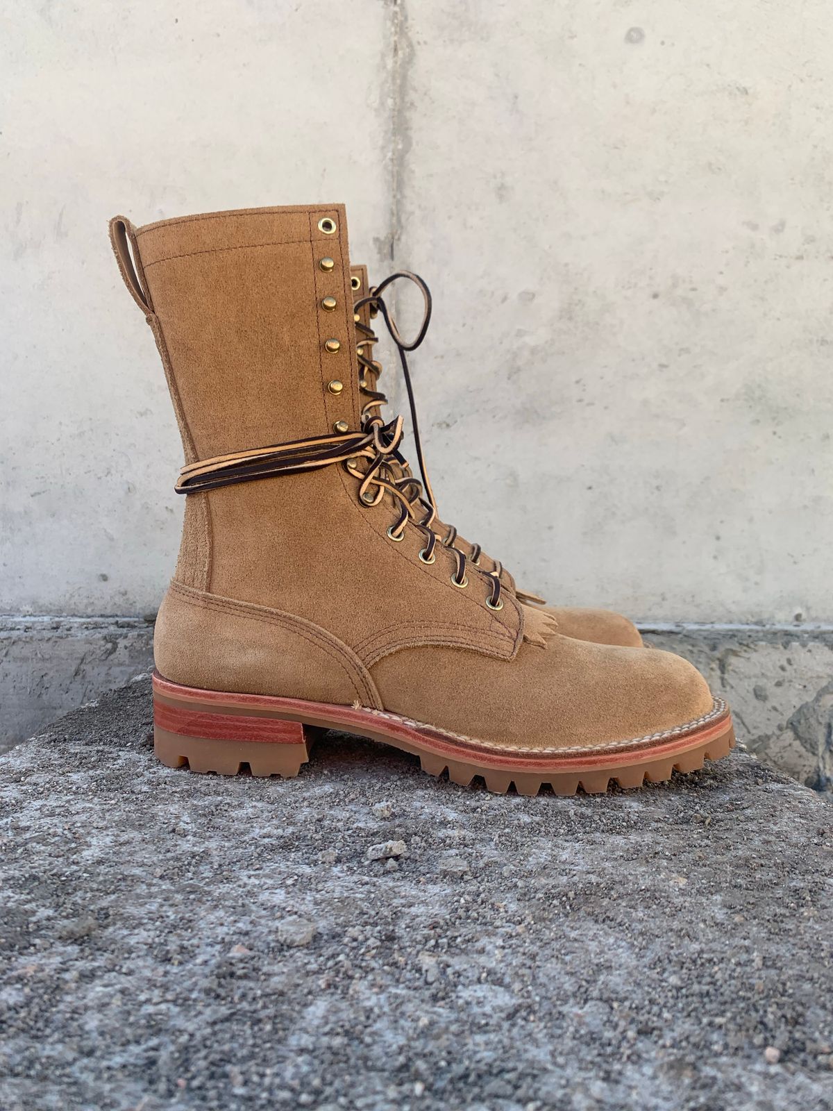Photo by RunningBearWest on October 1, 2022 of the Nicks BuilderPro in Seidel MaxSupport Tan Roughout.
