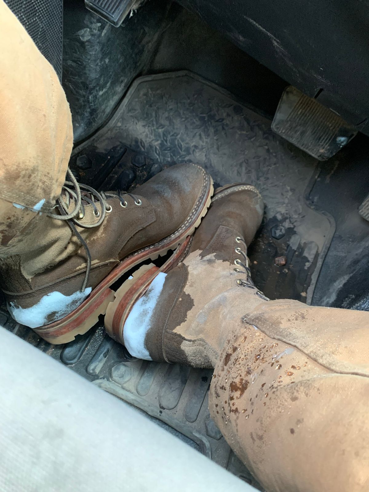 Photo by RunningBearWest on October 27, 2022 of the Nicks BuilderPro in Seidel MaxSupport Tan Roughout.