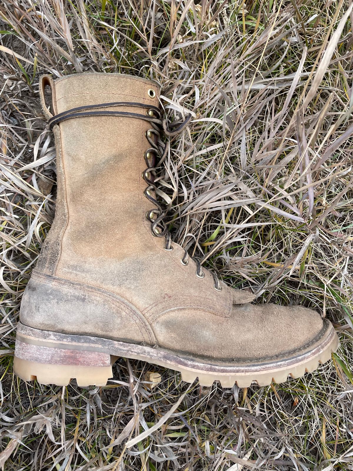 Photo by RunningBearWest on November 5, 2022 of the Nicks BuilderPro in Seidel MaxSupport Tan Roughout.
