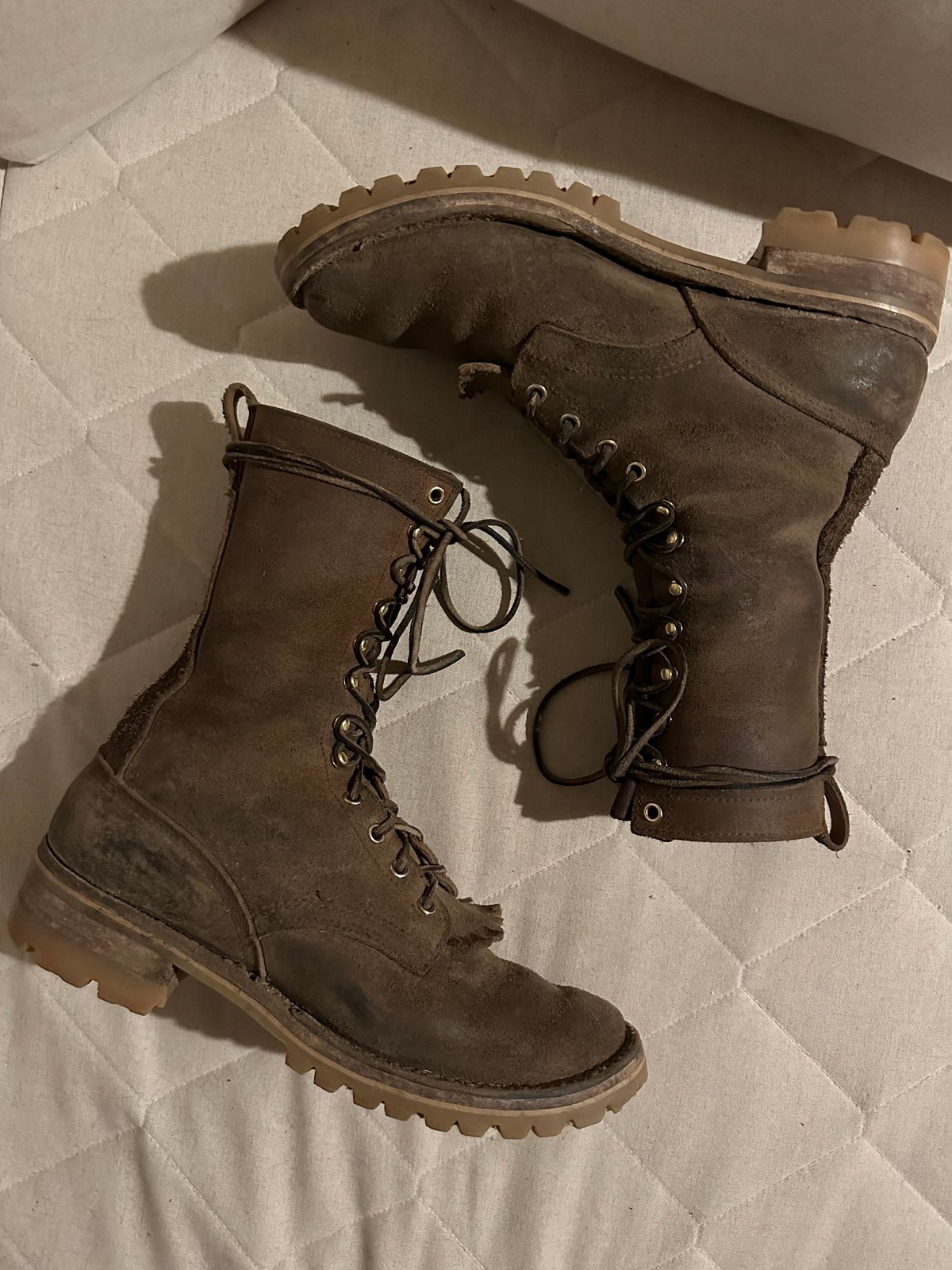 Photo by RunningBearWest on December 6, 2022 of the Nicks BuilderPro in Seidel MaxSupport Tan Roughout.