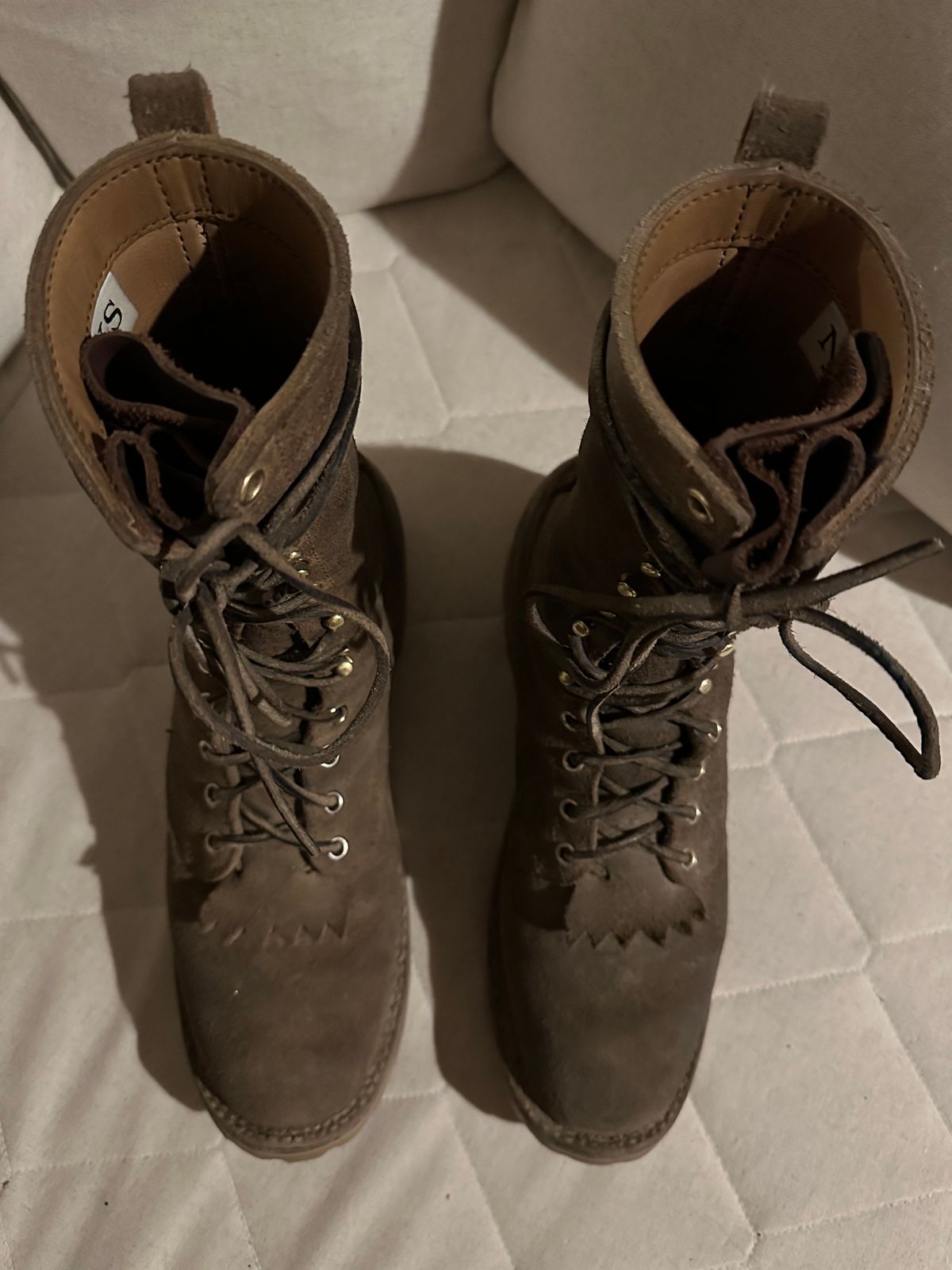 Photo by RunningBearWest on December 6, 2022 of the Nicks BuilderPro in Seidel MaxSupport Tan Roughout.
