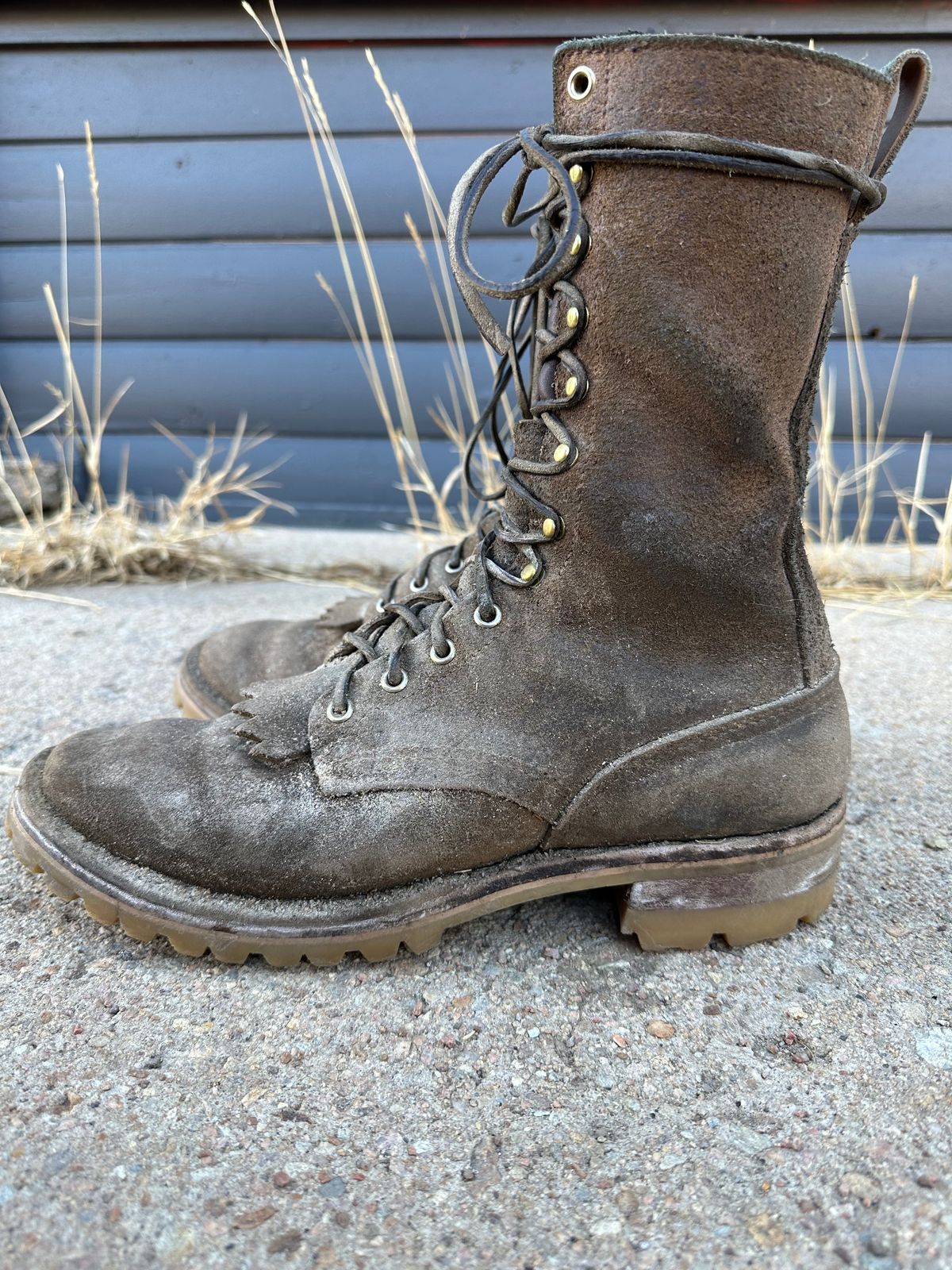 Photo by RunningBearWest on February 5, 2023 of the Nicks BuilderPro in Seidel MaxSupport Tan Roughout.