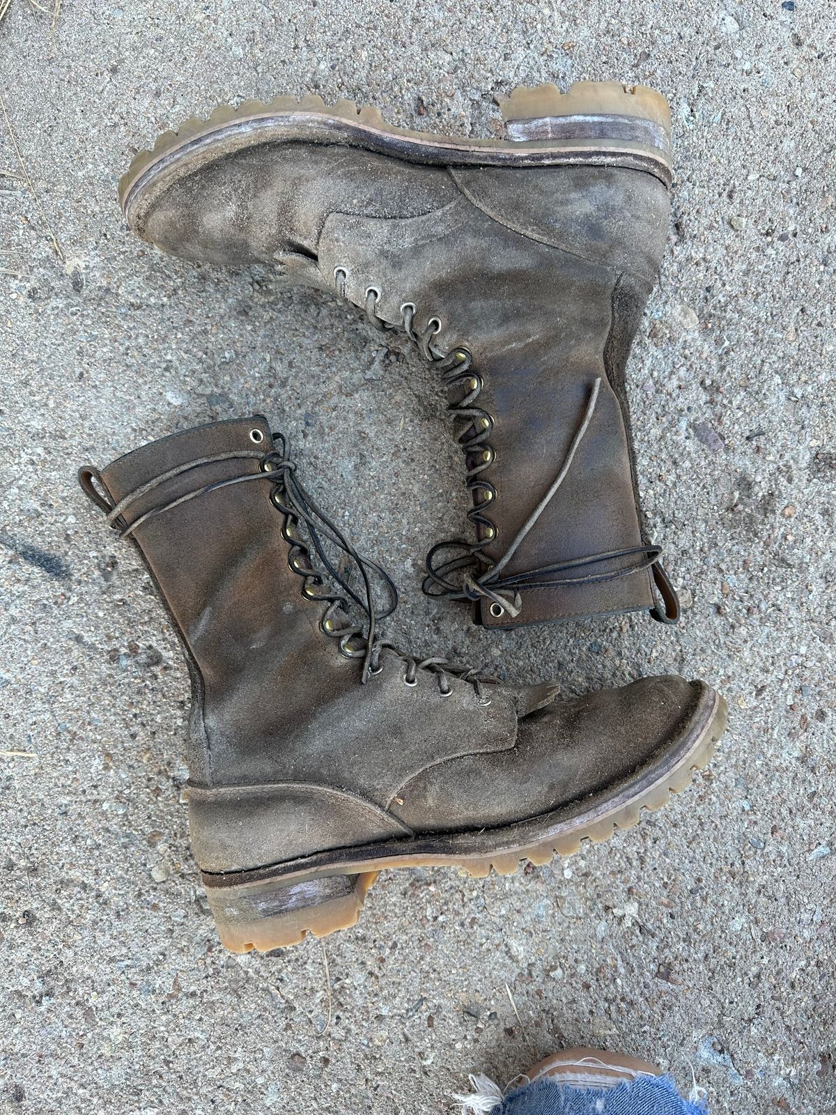 Photo by RunningBearWest on February 5, 2023 of the Nicks BuilderPro in Seidel MaxSupport Tan Roughout.