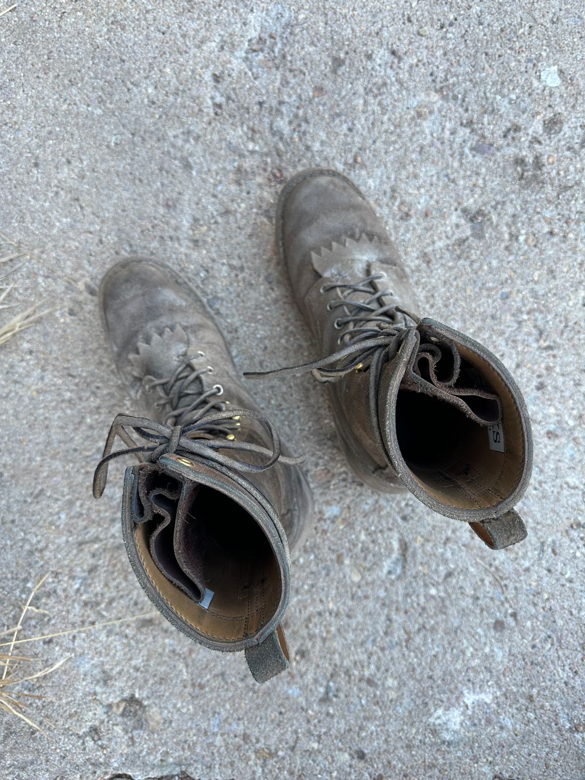 Photo by RunningBearWest on February 5, 2023 of the Nicks BuilderPro in Seidel MaxSupport Tan Roughout.