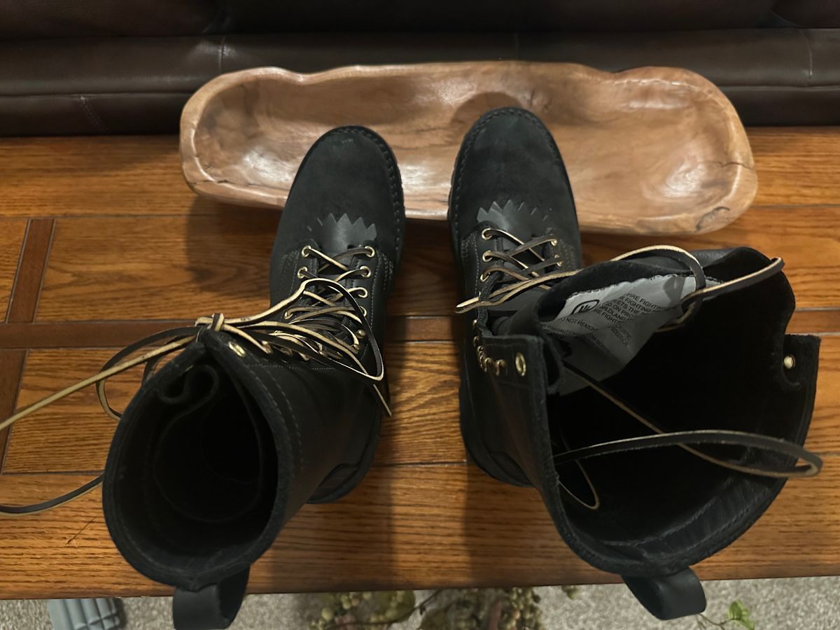 Photo by RunningBearWest on October 4, 2024 of the Nicks Hot Shot in Seidel MaxSupport Black Roughout.