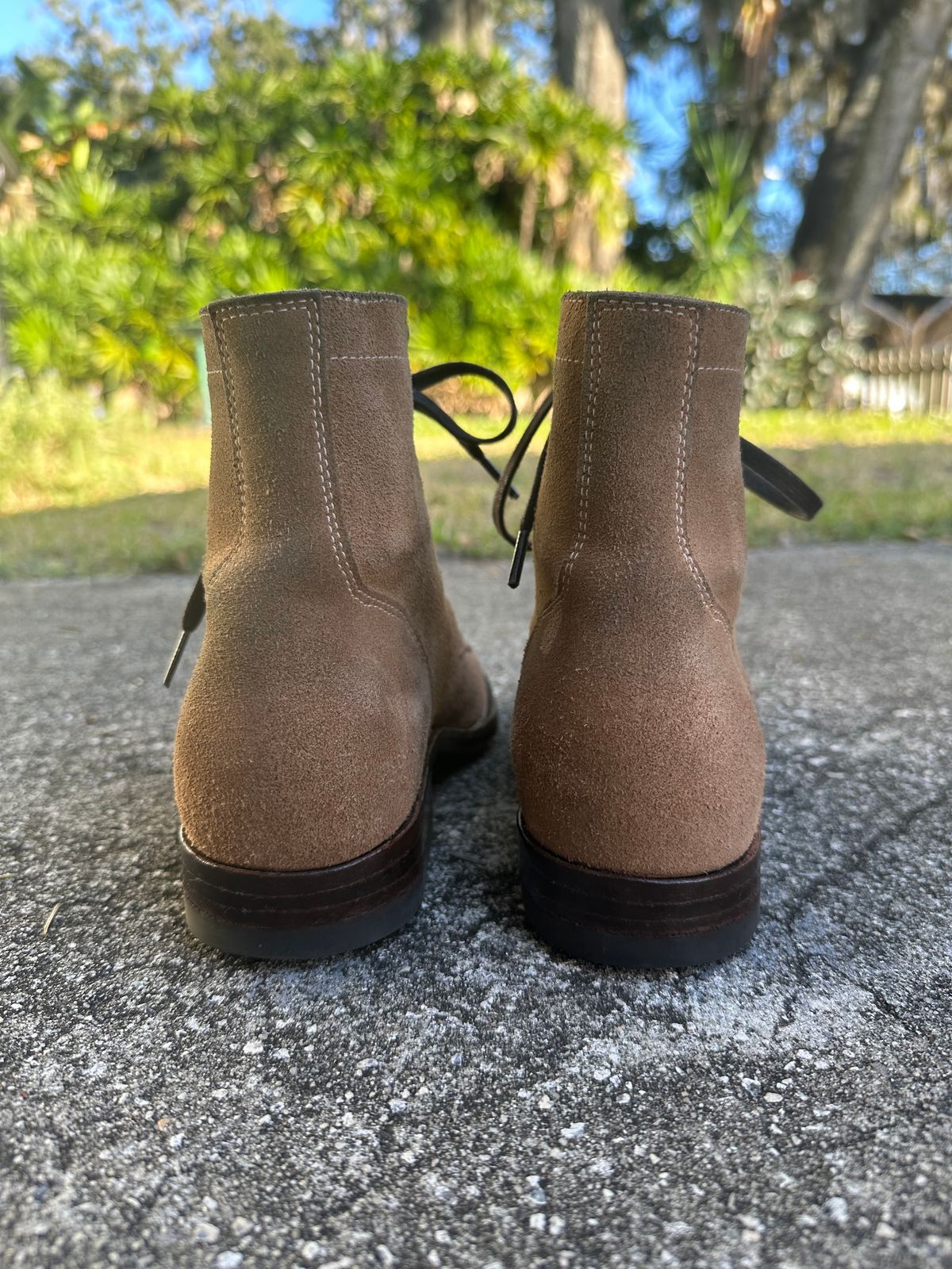 Photo by CopperyFoil on January 5, 2024 of the CopperyFoil Service Boot in Horween Marine Field Roughout.
