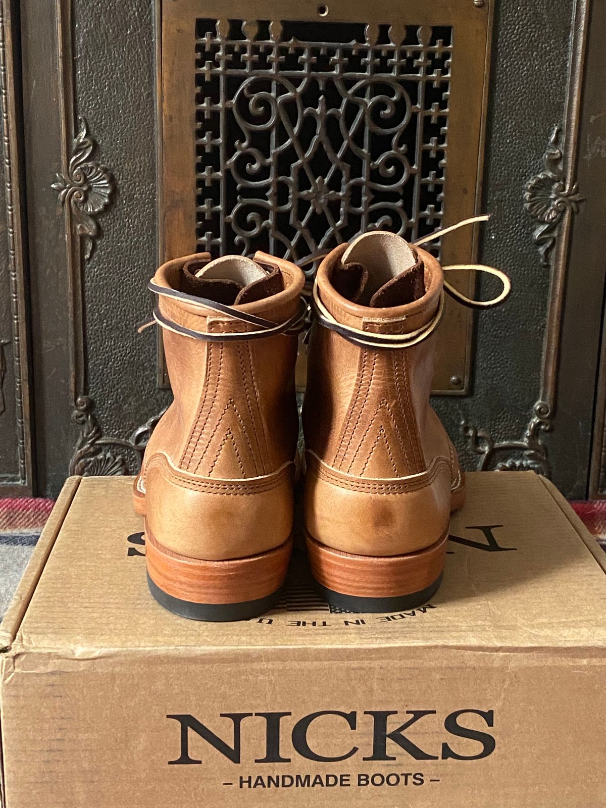 Photo by colton2e on November 1, 2023 of the Nicks Robert in Horween Natural Dublin.